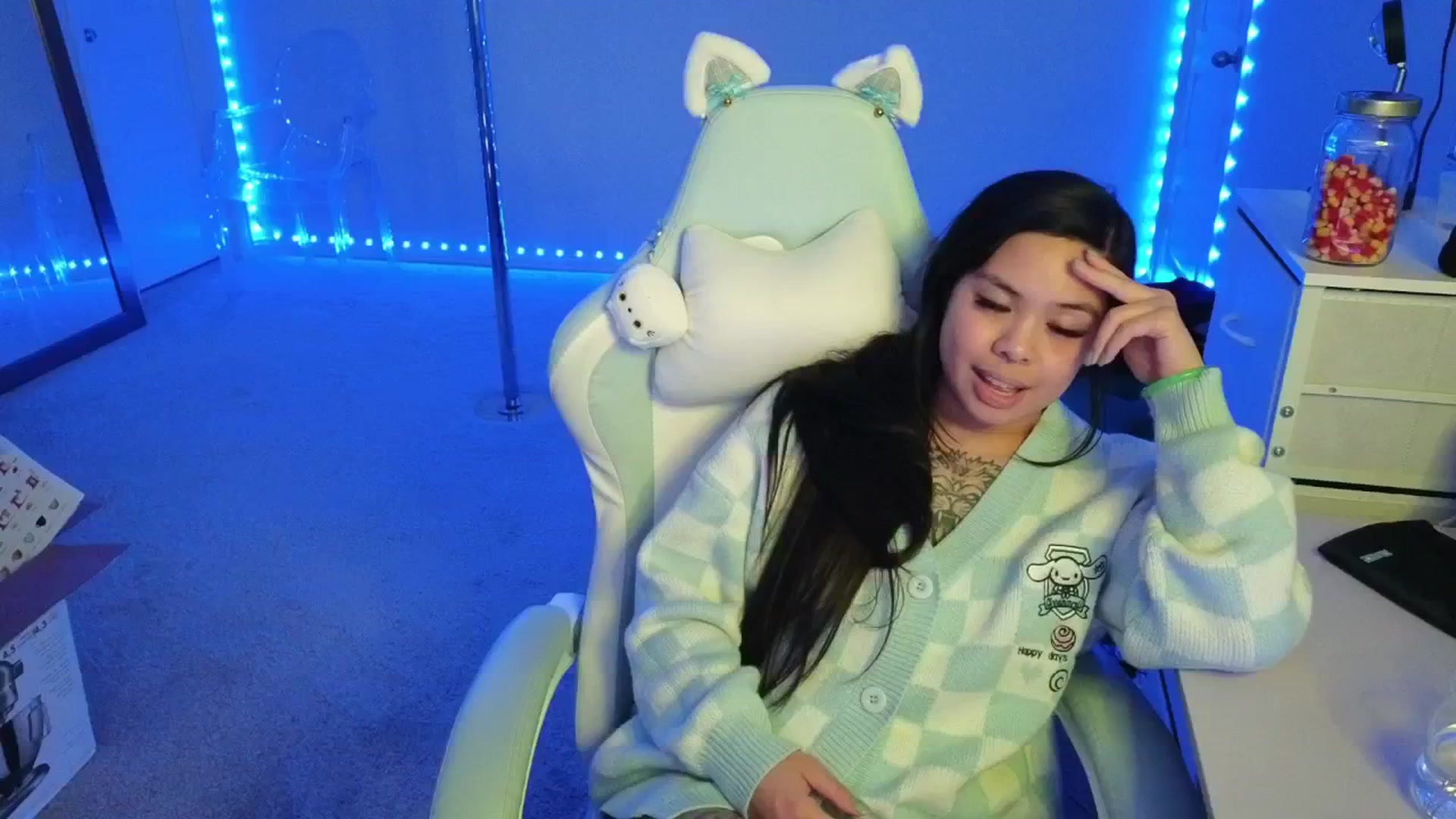 Gallery image thumbnail from dolllface's myfreecams stream on, 11/13/2025, 10:28 image 11 of 20