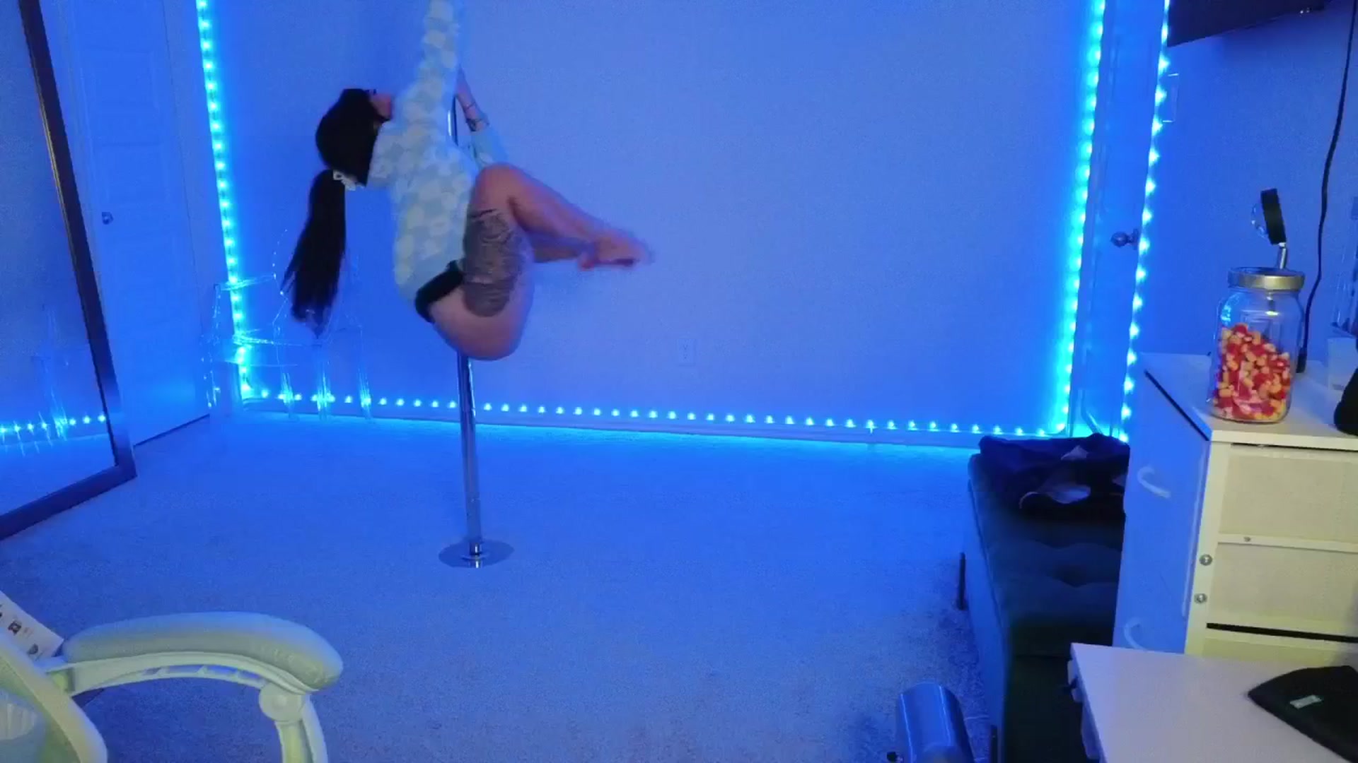Gallery image thumbnail from dolllface's myfreecams stream on, 11/13/2025, 10:28 image 7 of 20