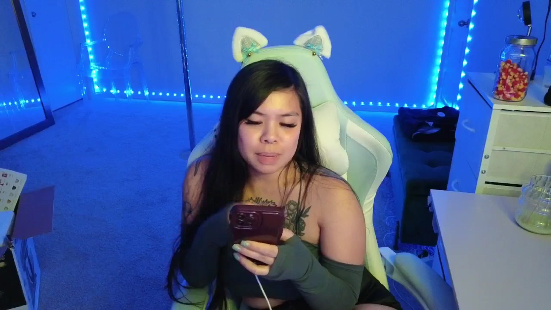 Gallery image thumbnail from dolllface's myfreecams stream on, 11/14/2025, 09:21 image 19 of 20