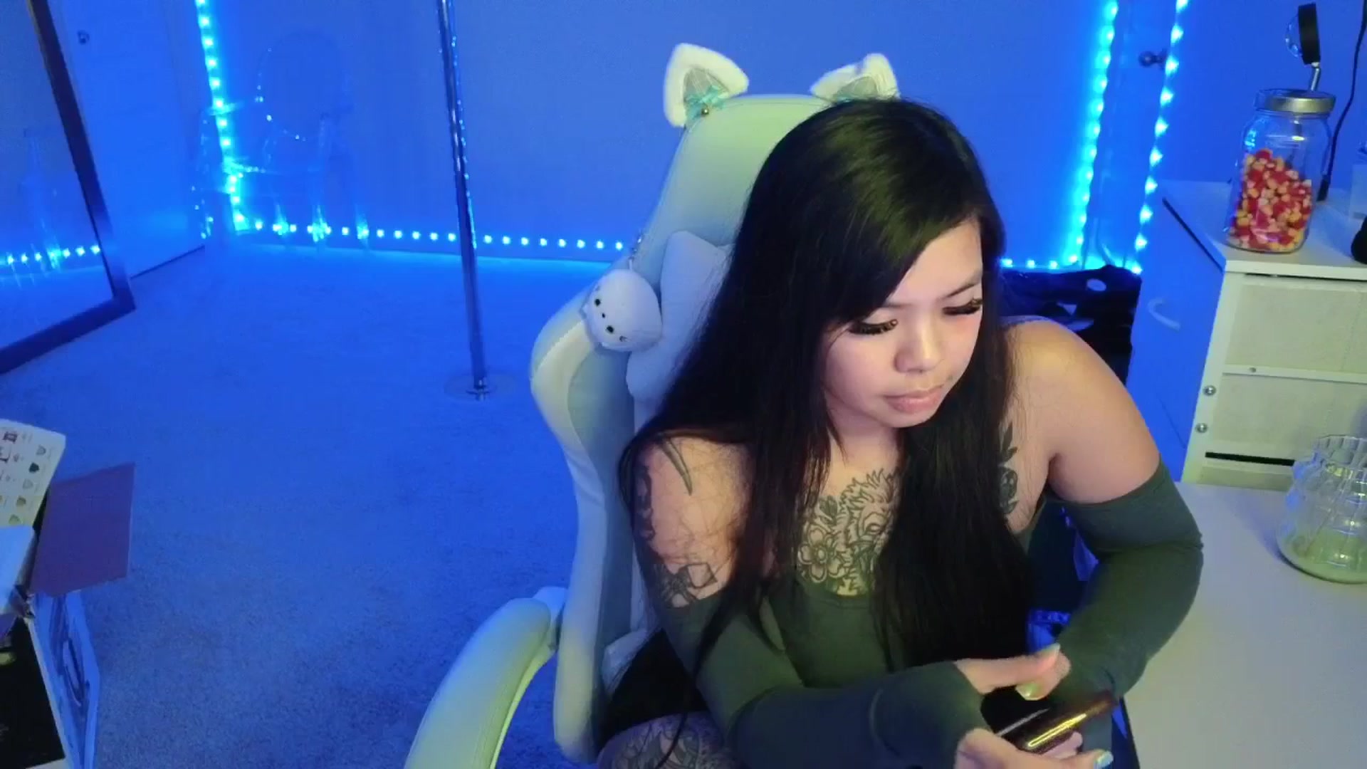 Gallery image thumbnail from dolllface's myfreecams stream on, 11/14/2025, 09:21 image 6 of 20