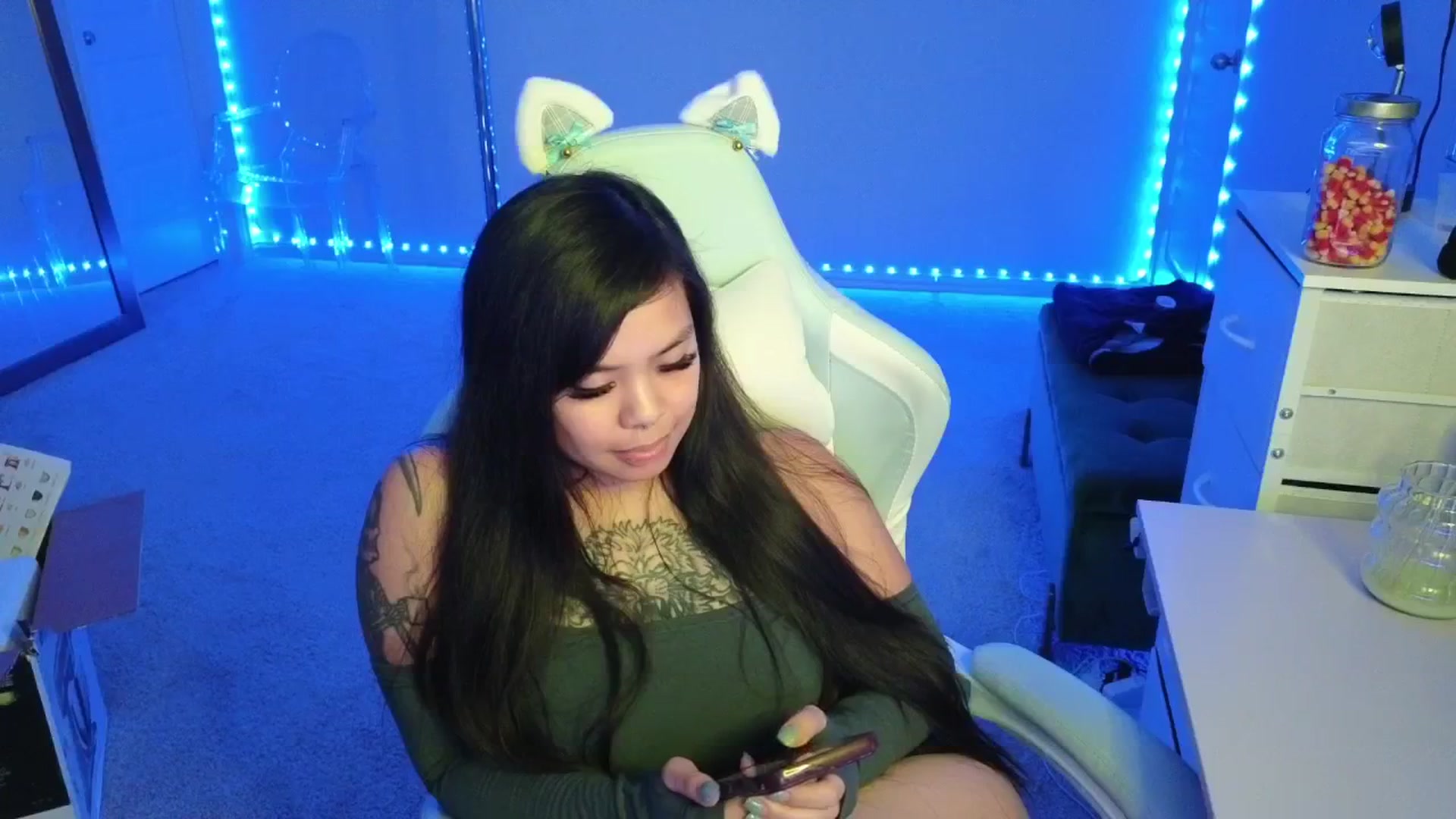 Gallery image thumbnail from dolllface's myfreecams stream on, 11/14/2025, 09:21 image 16 of 20