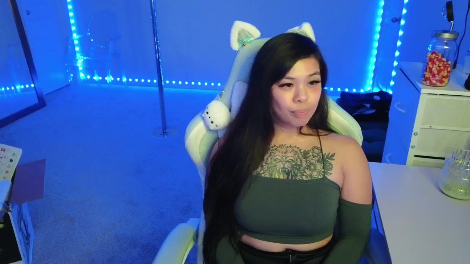 Gallery image thumbnail from dolllface's myfreecams stream on, 11/14/2025, 09:21 image 10 of 20