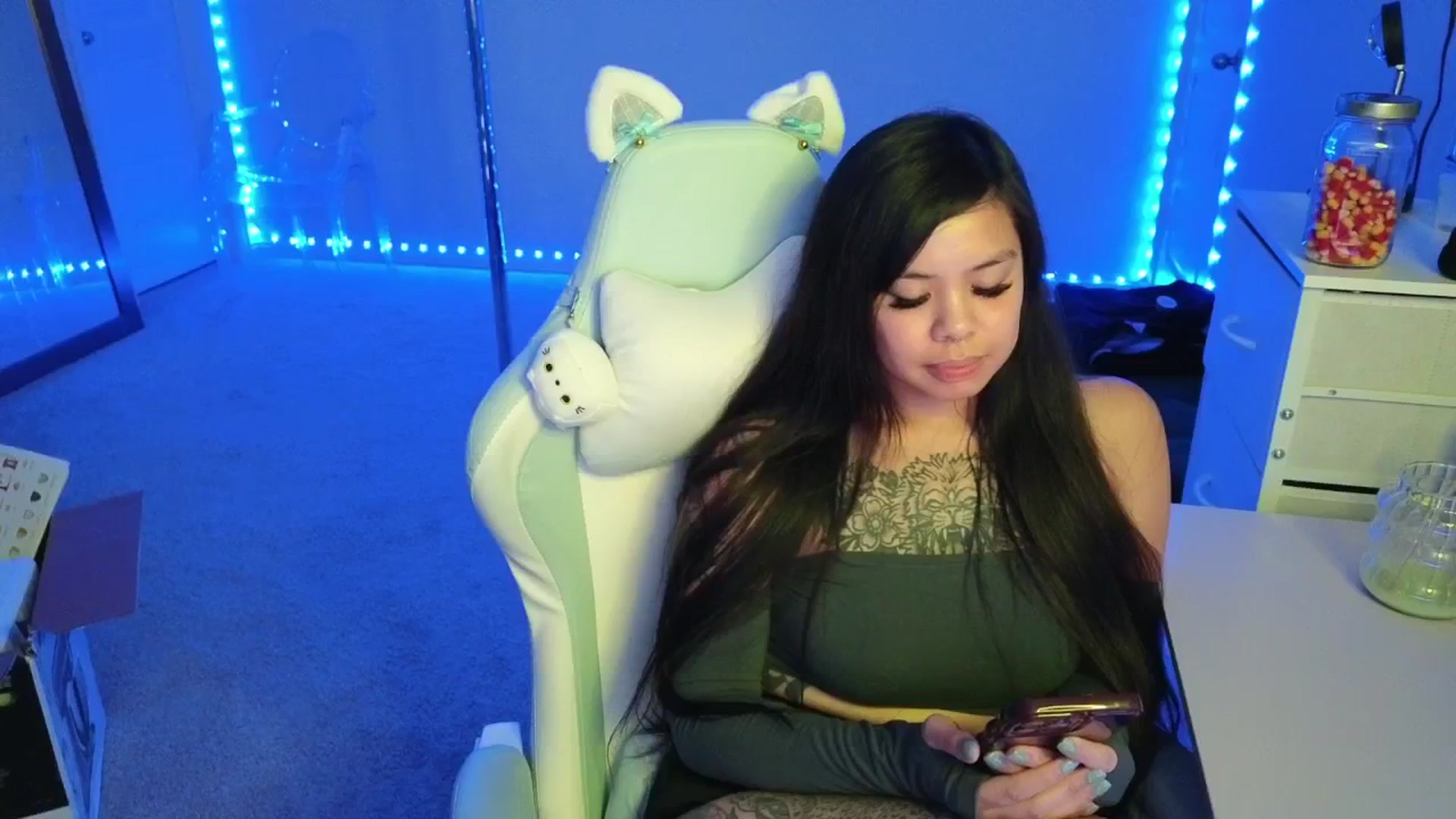 Gallery image thumbnail from dolllface's myfreecams stream on, 11/14/2025, 09:21 image 13 of 20