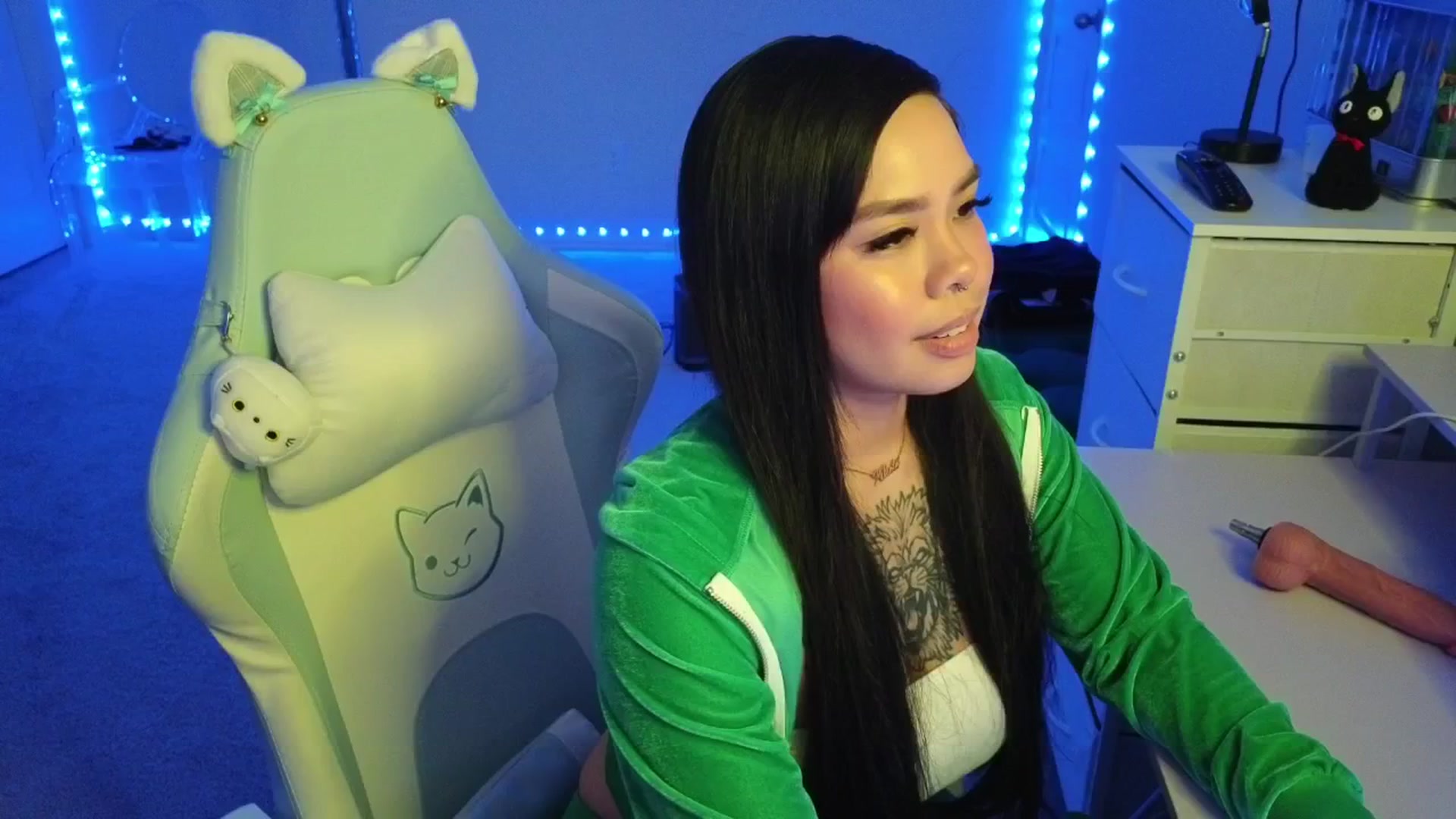 Gallery image thumbnail from dolllface's myfreecams stream on, 11/20/2025, 07:52 image 8 of 20