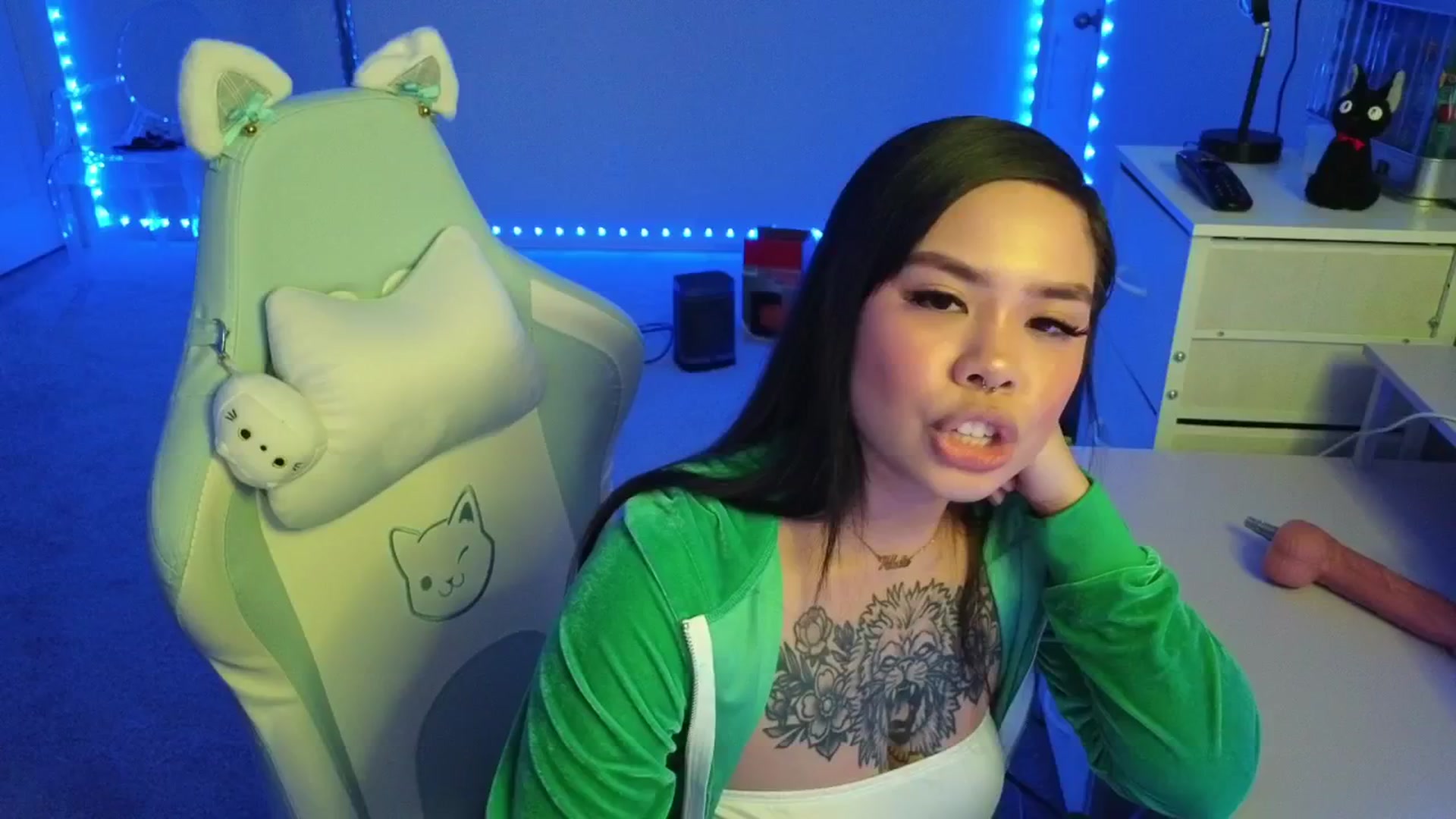 Gallery image thumbnail from dolllface's myfreecams stream on, 11/20/2025, 07:52 image 13 of 20