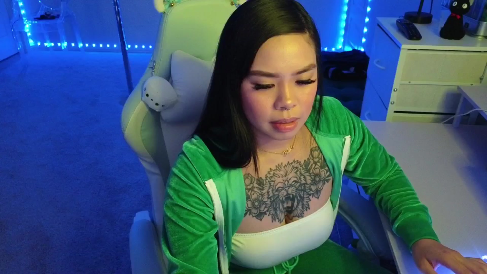 Gallery image thumbnail from dolllface's myfreecams stream on, 11/20/2025, 07:52 image 2 of 20