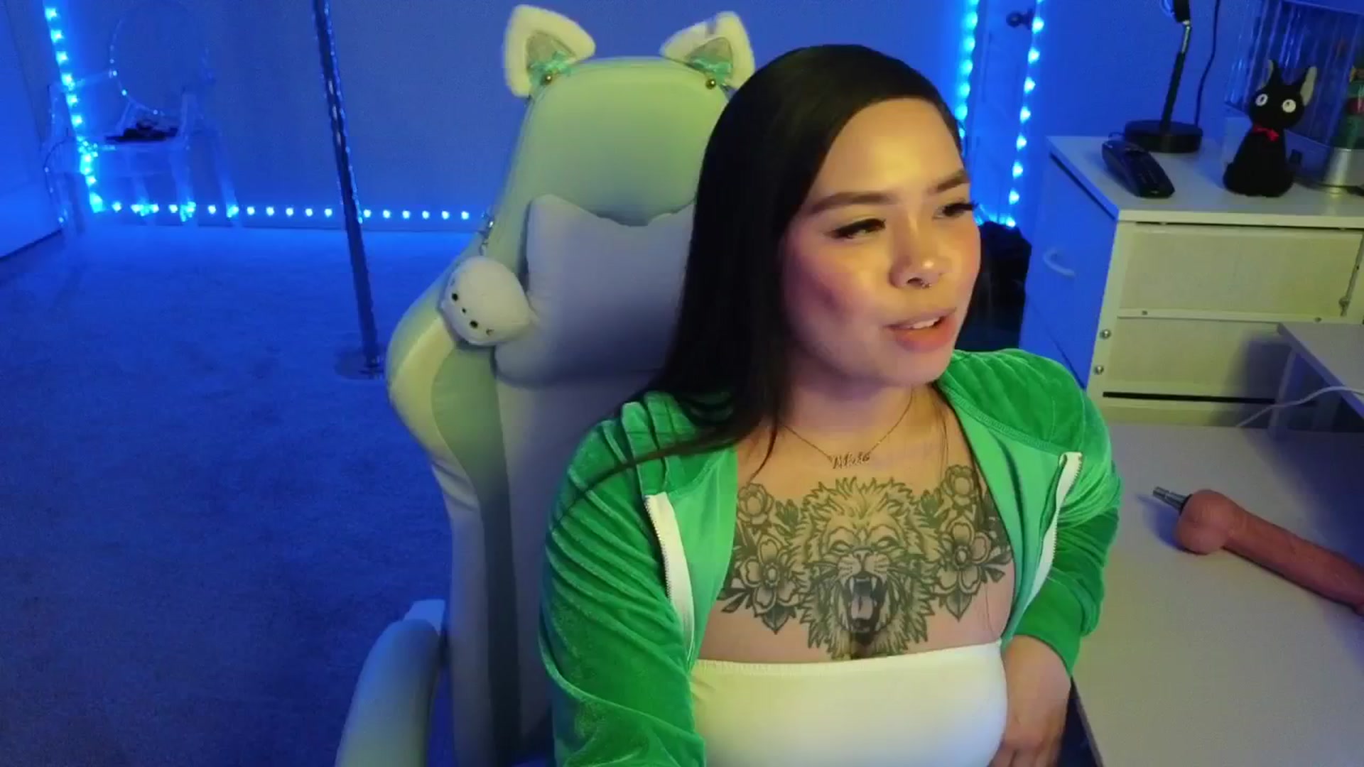 Gallery image thumbnail from dolllface's myfreecams stream on, 11/20/2025, 07:52 image 12 of 20