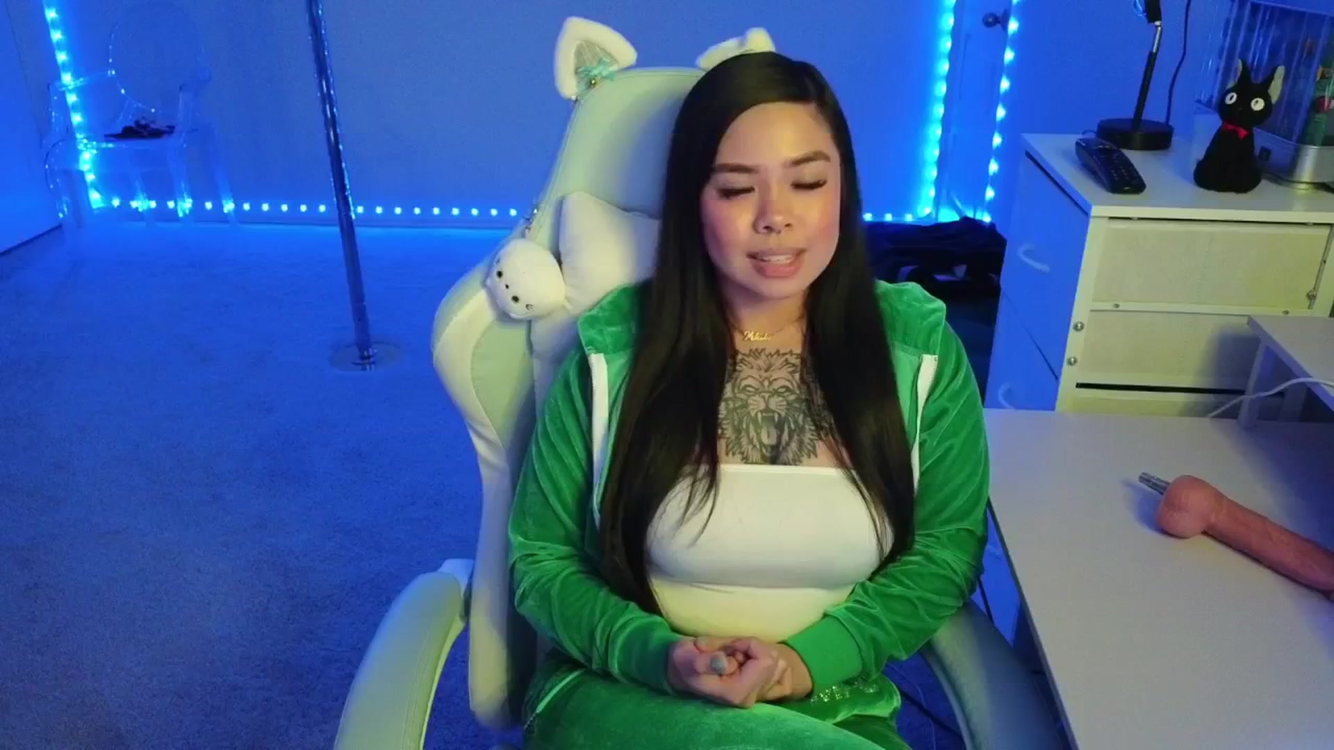 Gallery image thumbnail from dolllface's myfreecams stream on, 11/20/2025, 07:52 image 14 of 20