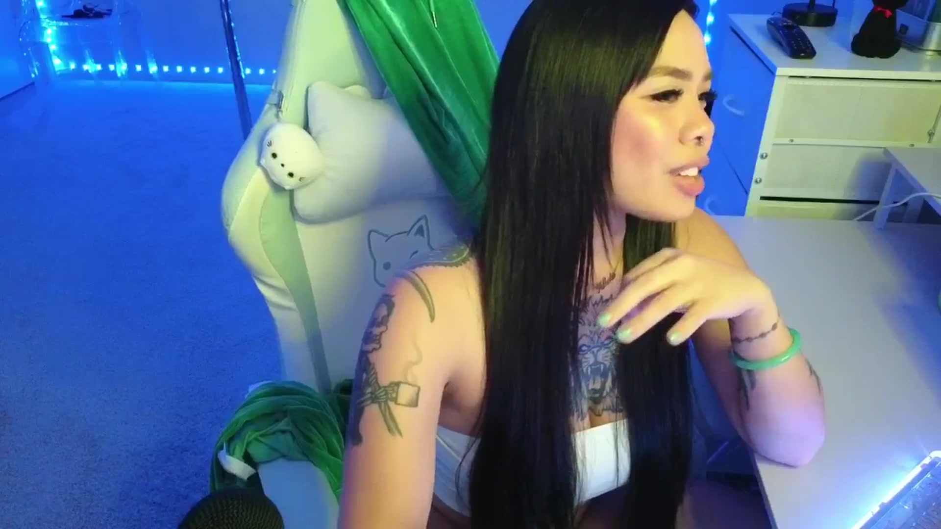 Gallery image thumbnail from dolllface's myfreecams stream on, 11/20/2025, 11:32 image 17 of 20