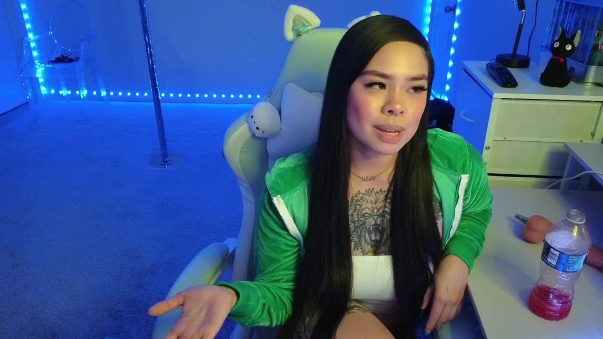 Gallery image thumbnail from dolllface's myfreecams stream on, 11/20/2025, 11:32 image 1 of 20