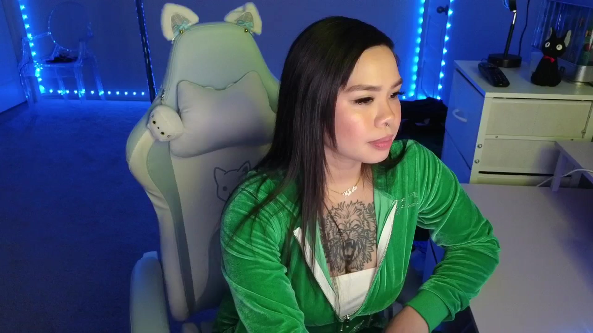 Gallery image thumbnail from dolllface's myfreecams stream on, 11/20/2025, 11:32 image 14 of 20