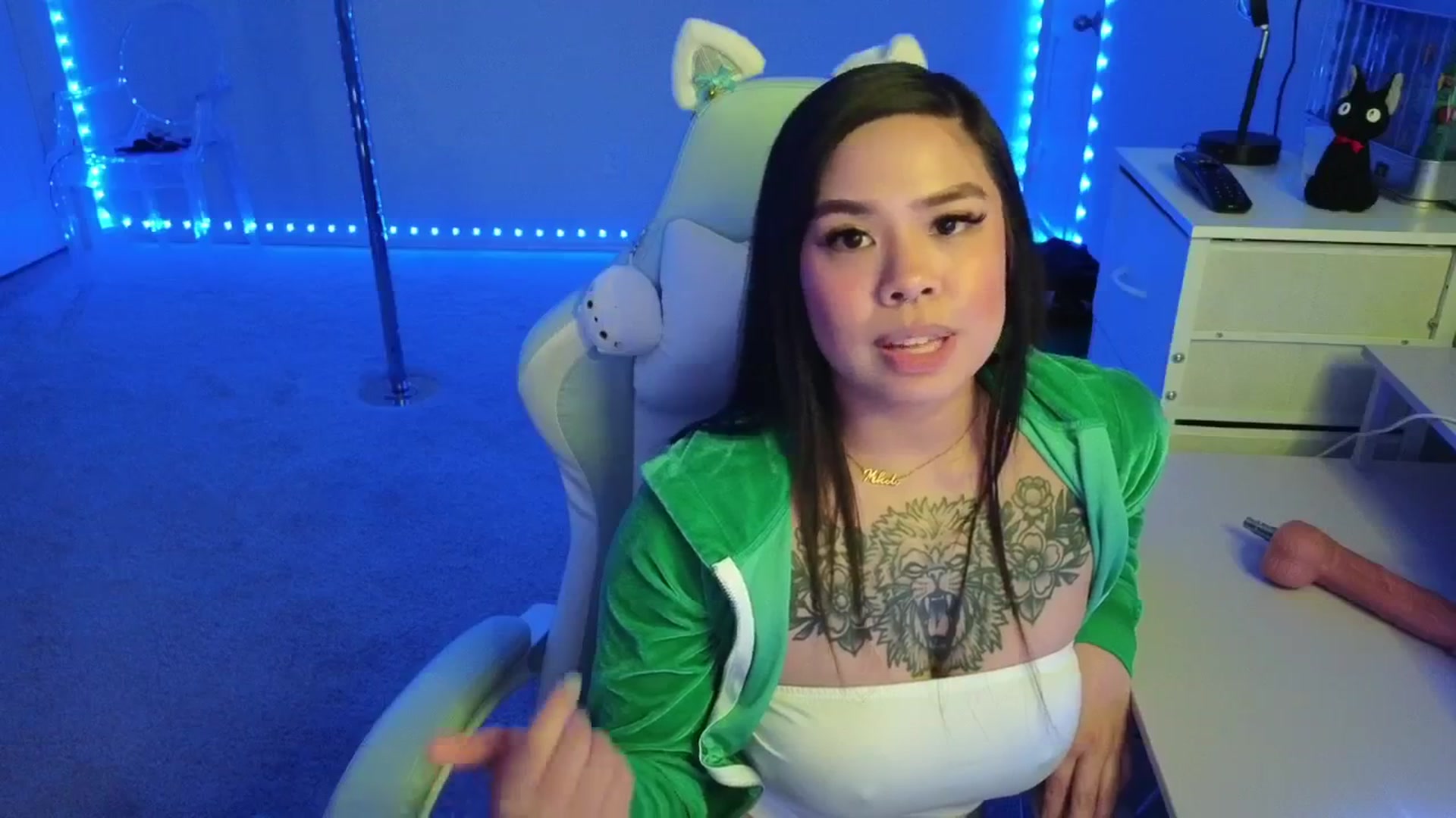 Gallery image thumbnail from dolllface's myfreecams stream on, 11/20/2025, 11:32 image 5 of 20