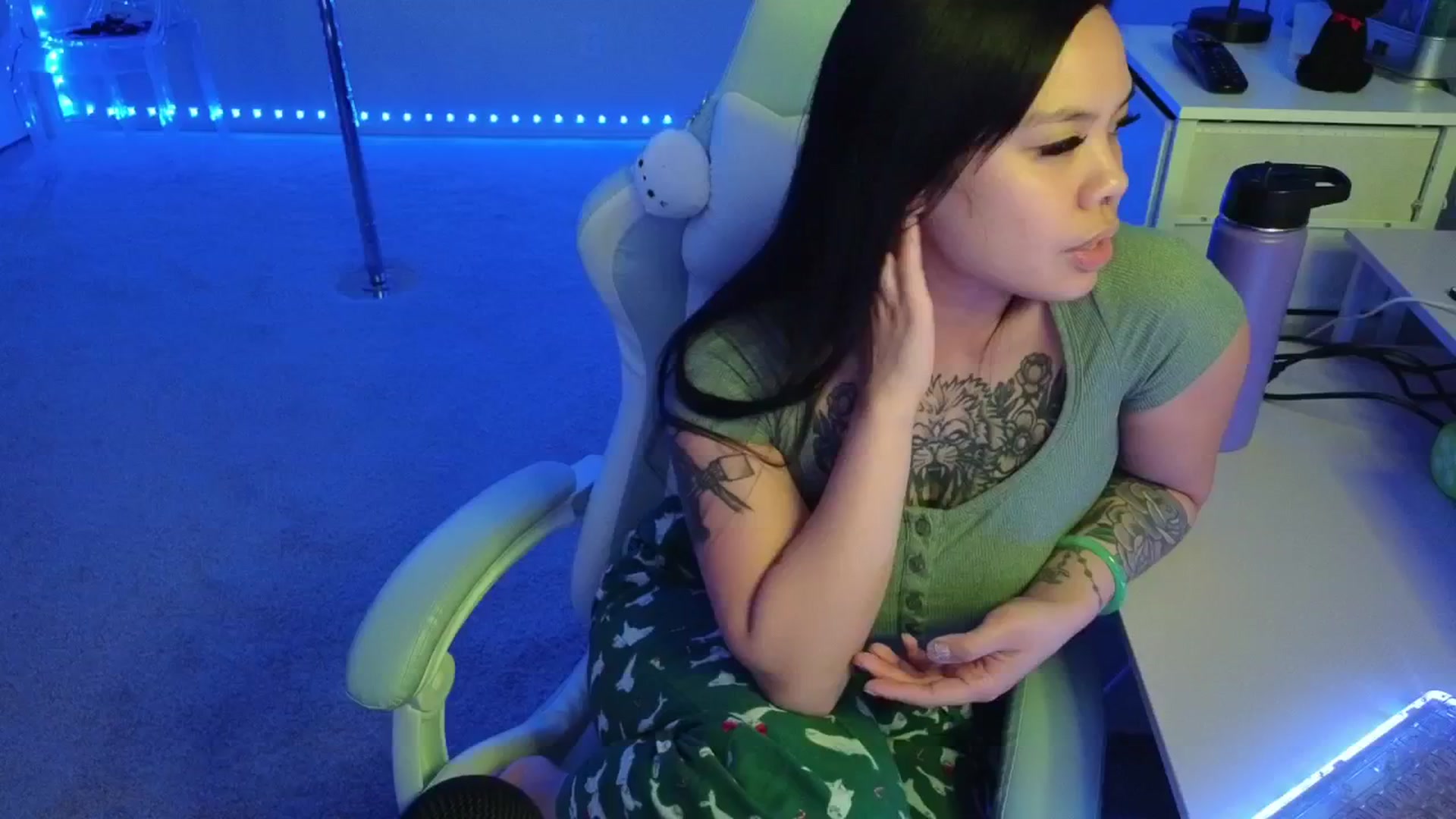 Gallery image thumbnail from dolllface's myfreecams stream on, 11/21/2025, 08:13 image 20 of 20