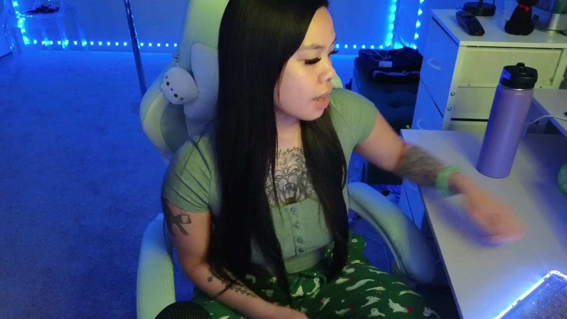 Gallery image thumbnail from dolllface's myfreecams stream on, 11/21/2025, 08:13 image 4 of 20