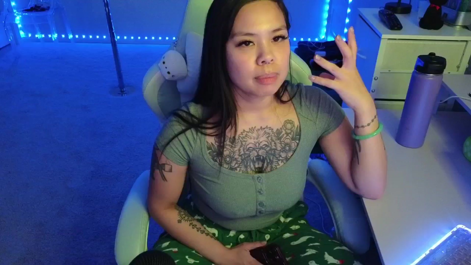 Gallery image thumbnail from dolllface's myfreecams stream on, 11/21/2025, 08:13 image 3 of 20