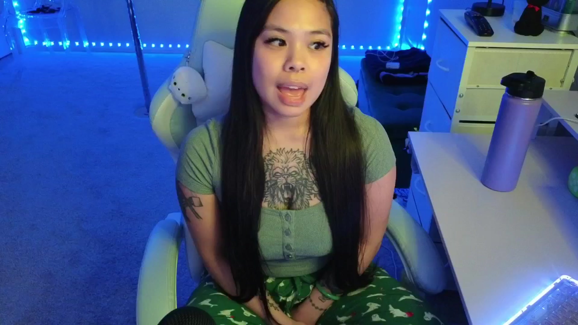 Gallery image thumbnail from dolllface's myfreecams stream on, 11/21/2025, 08:13 image 6 of 20