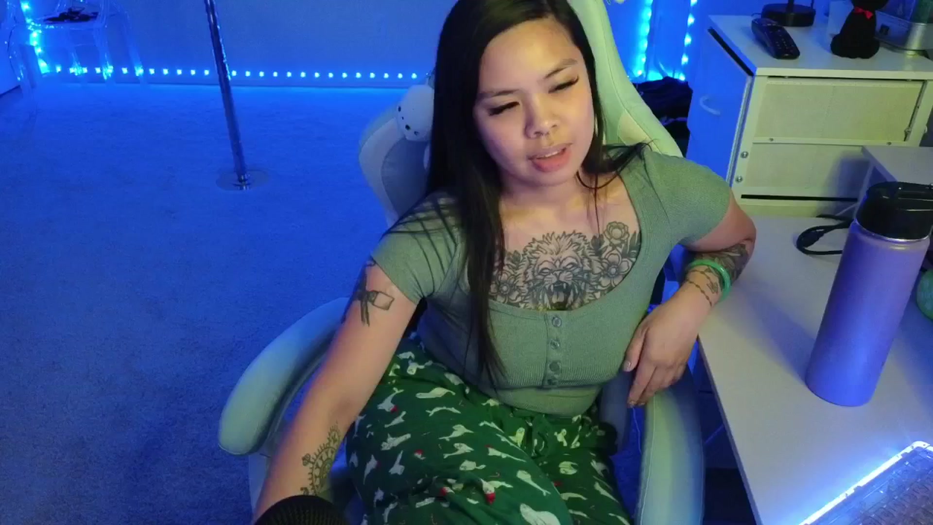 Gallery image thumbnail from dolllface's myfreecams stream on, 11/21/2025, 08:13 image 11 of 20