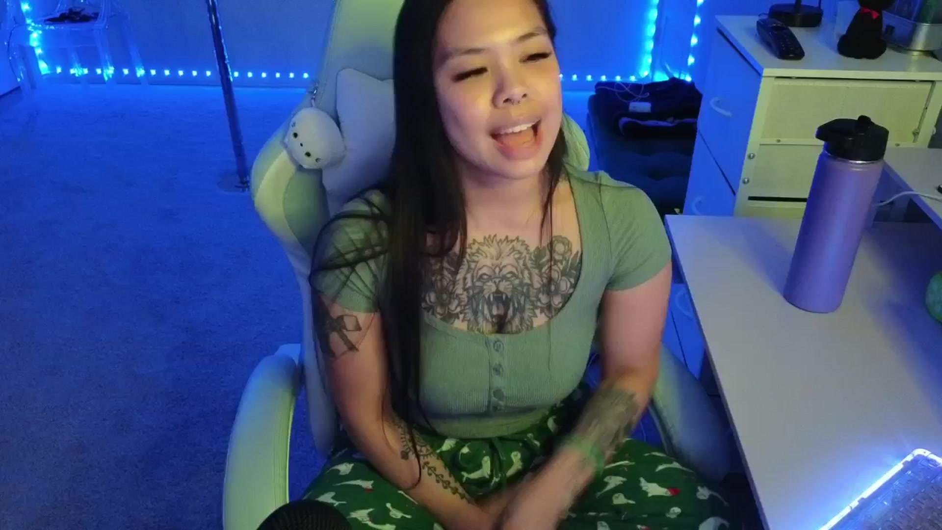 Gallery image thumbnail from dolllface's myfreecams stream on, 11/21/2025, 08:13 image 5 of 20