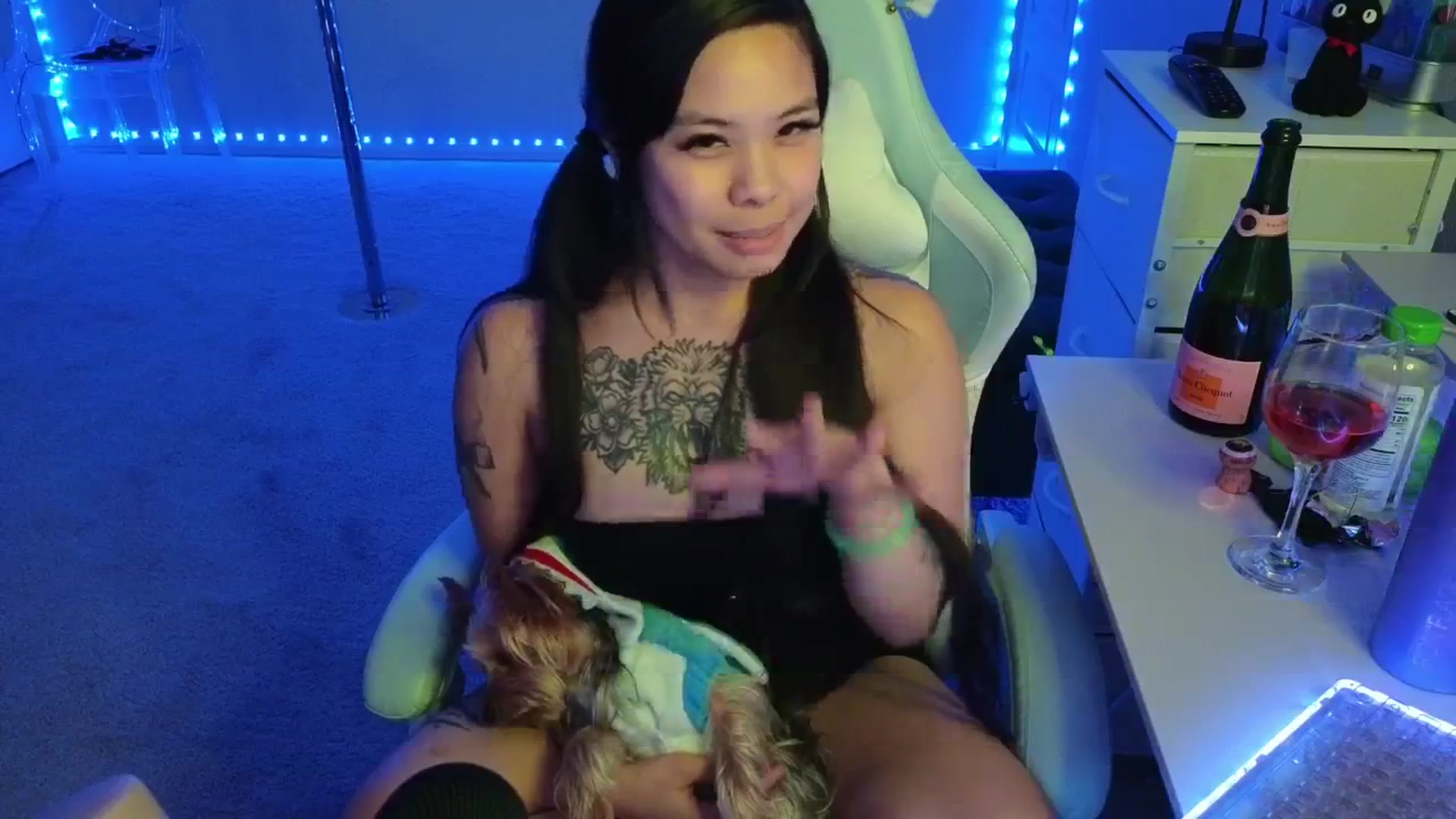 Gallery image thumbnail from dolllface's myfreecams stream on, 11/22/2025, 11:57 image 14 of 20