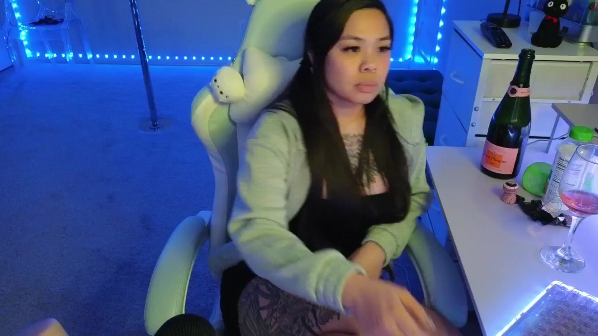 Gallery image thumbnail from dolllface's myfreecams stream on, 11/22/2025, 12:34 image 2 of 20