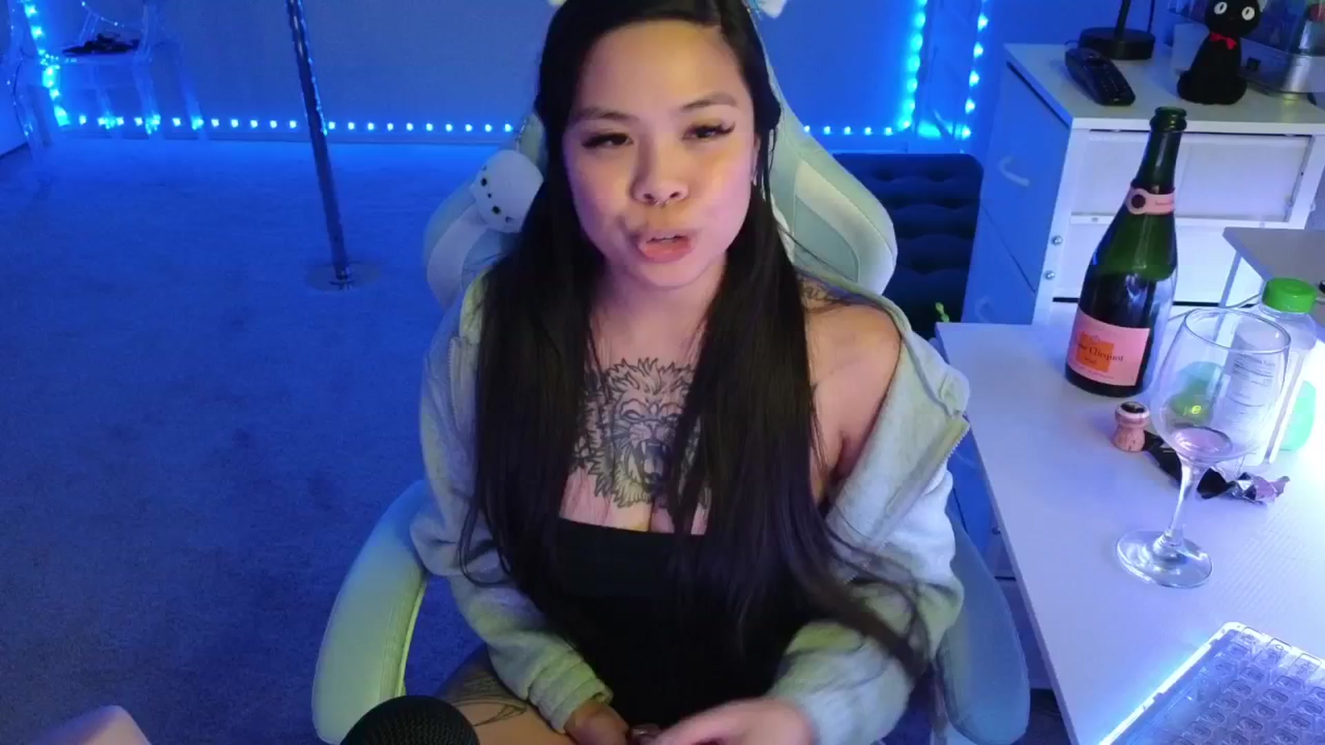Gallery image thumbnail from dolllface's myfreecams stream on, 11/22/2025, 12:34 image 15 of 20