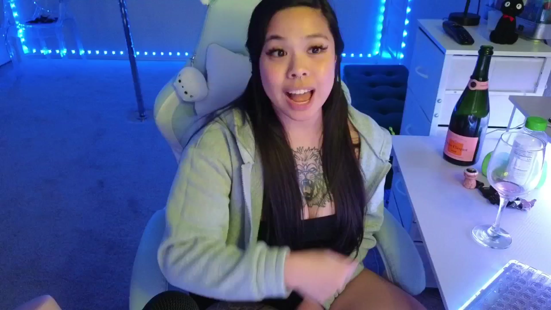 Gallery image thumbnail from dolllface's myfreecams stream on, 11/22/2025, 12:34 image 19 of 20