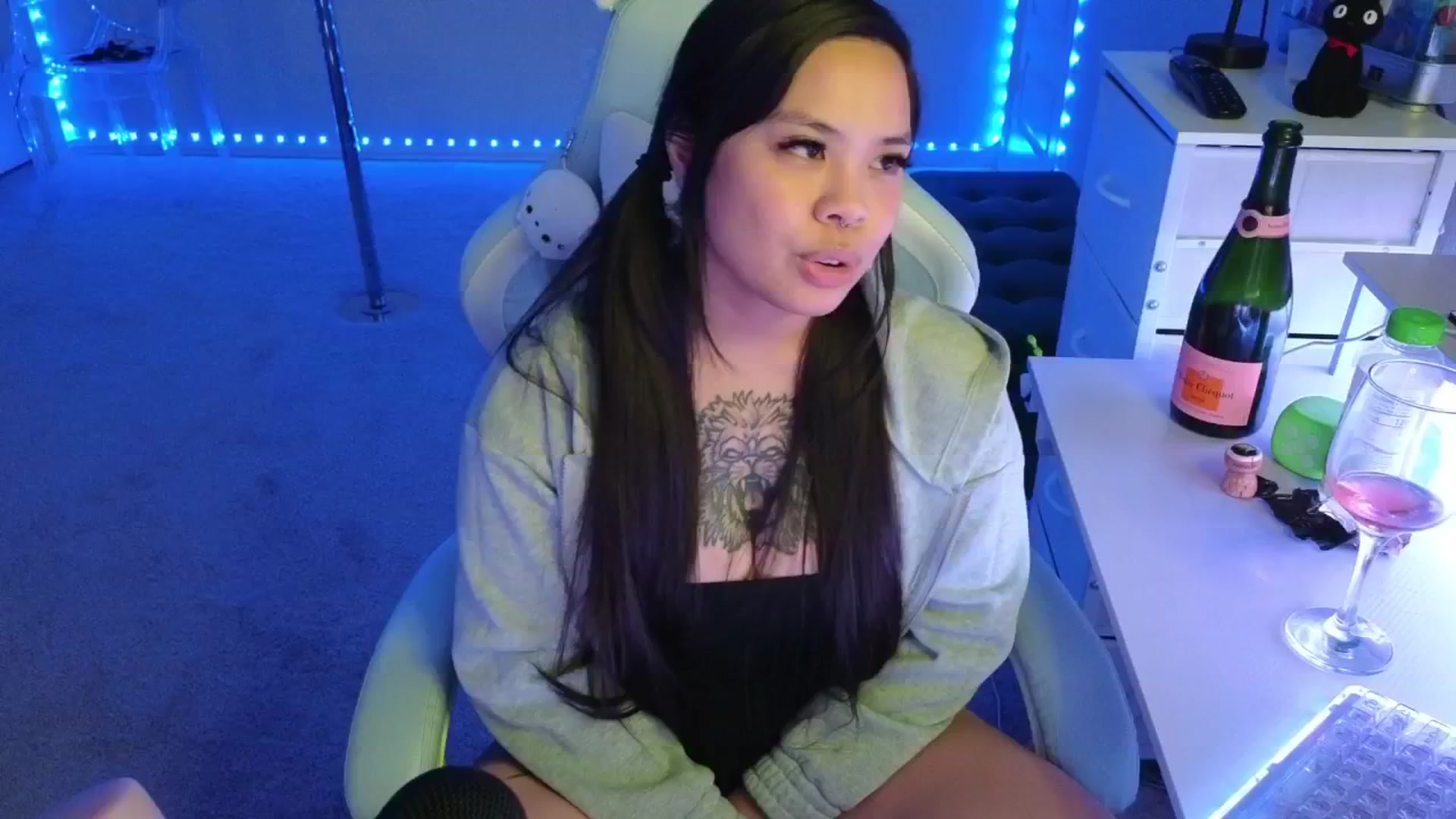 Gallery image thumbnail from dolllface's myfreecams stream on, 11/22/2025, 12:34 image 4 of 20