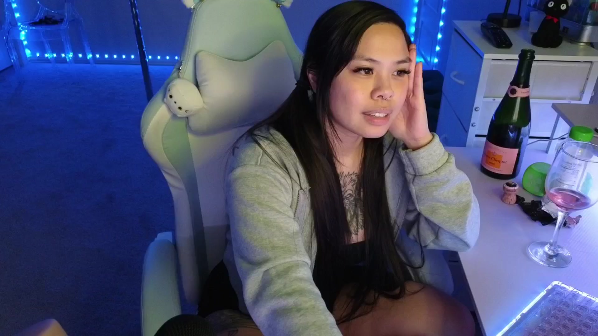 Gallery image thumbnail from dolllface's myfreecams stream on, 11/22/2025, 12:34 image 8 of 20