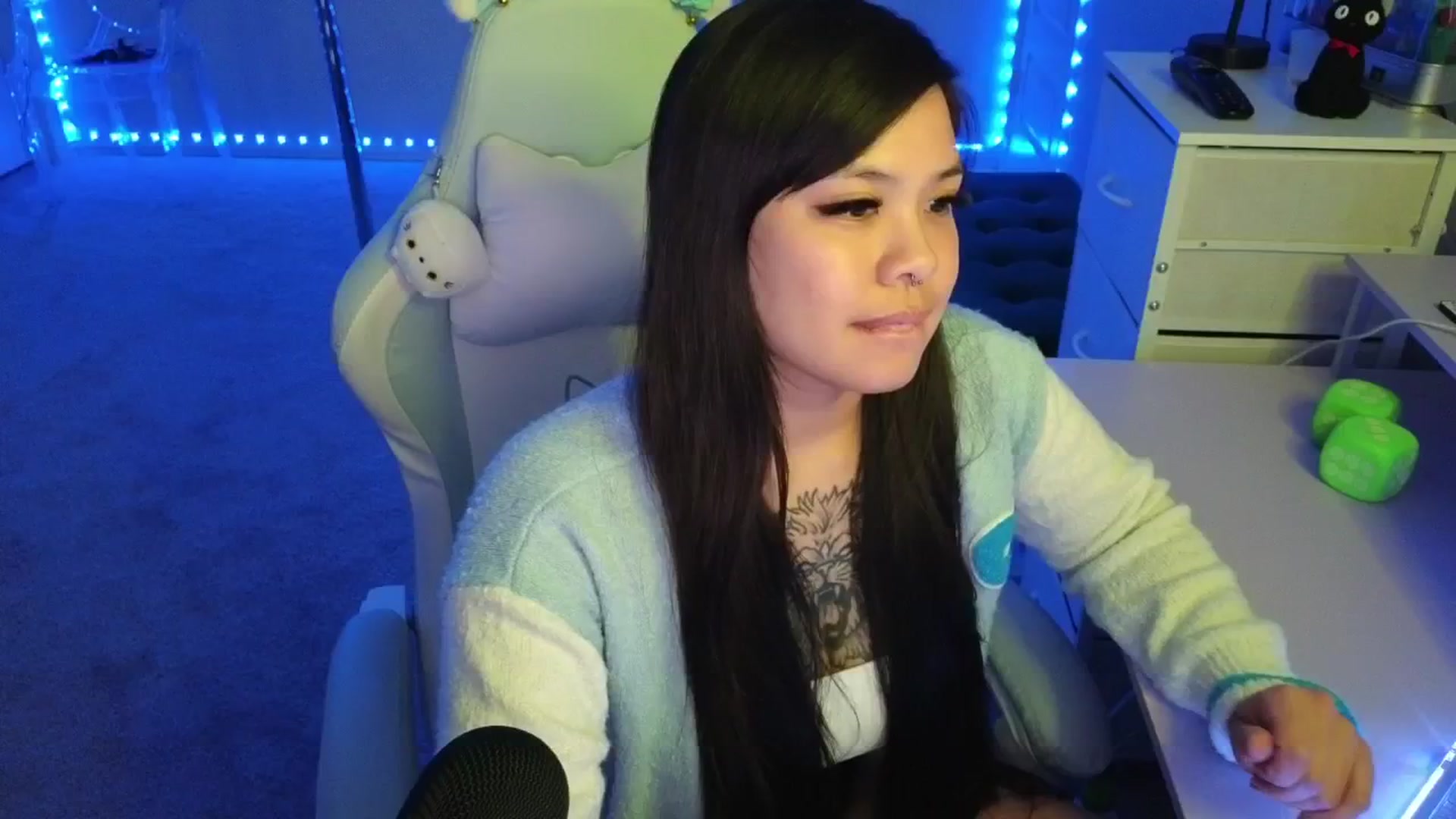 Gallery image thumbnail from dolllface's myfreecams stream on, 11/23/2025, 09:37 image 2 of 20