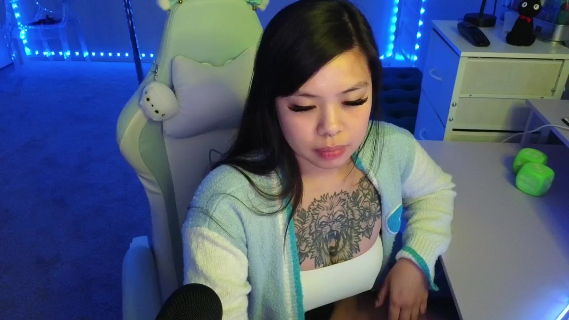 Gallery image thumbnail from dolllface's myfreecams stream on, 11/23/2025, 09:37 image 1 of 20