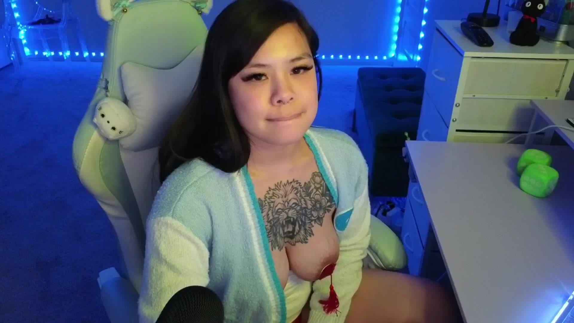 Gallery image thumbnail from dolllface's myfreecams stream on, 11/23/2025, 09:37 image 5 of 20