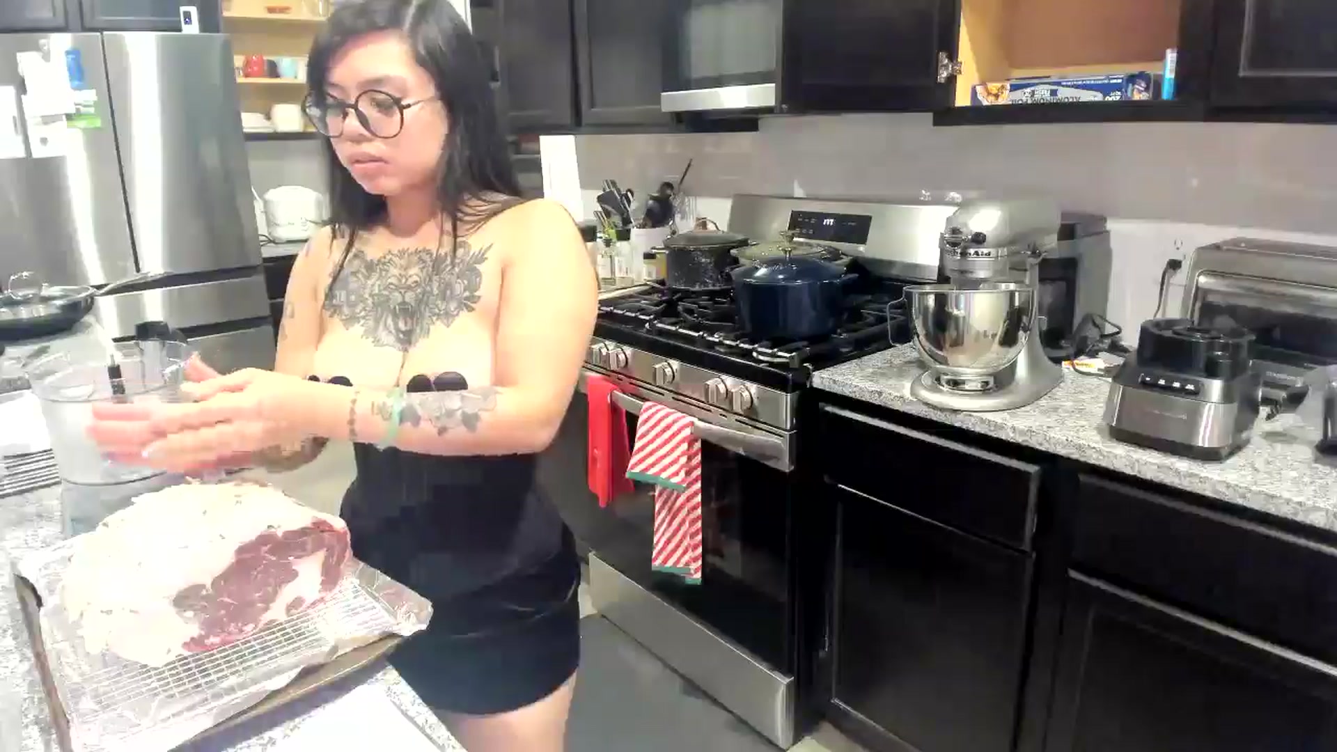 Gallery image thumbnail from dolllface's myfreecams stream on, 11/27/2025, 13:45 image 6 of 20
