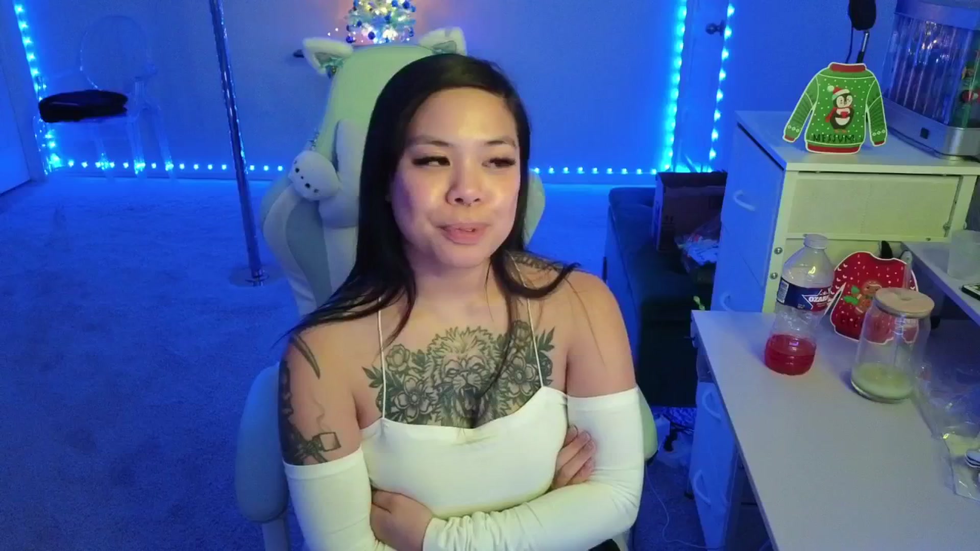 Gallery image thumbnail from dolllface's myfreecams stream on, 12/02/2025, 09:35 image 15 of 20
