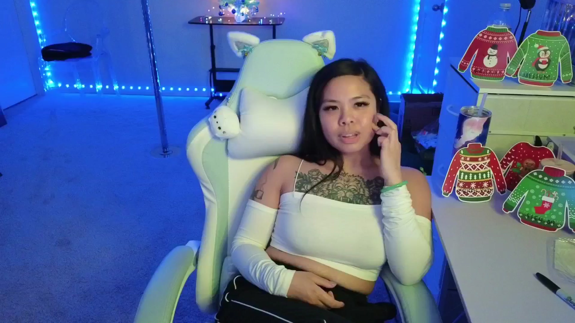 Gallery image thumbnail from dolllface's myfreecams stream on, 12/02/2025, 12:37 image 9 of 20