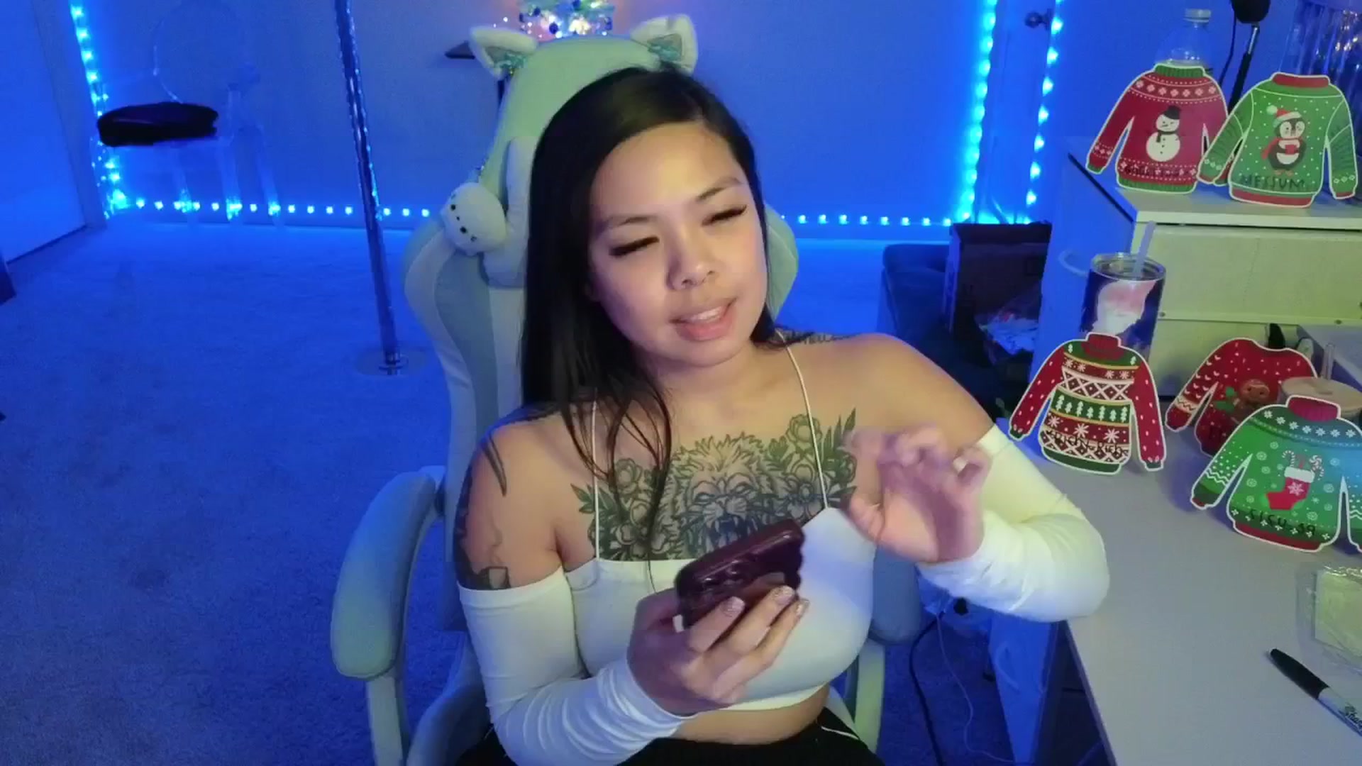 Gallery image thumbnail from dolllface's myfreecams stream on, 12/02/2025, 12:37 image 5 of 20