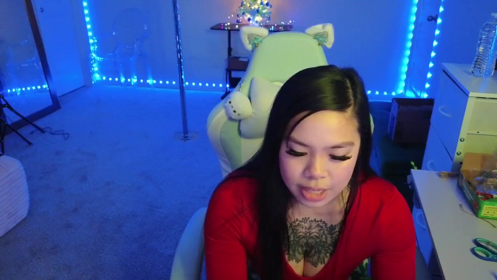 Gallery image thumbnail from dolllface's myfreecams stream on, 12/03/2025, 08:46 image 18 of 20