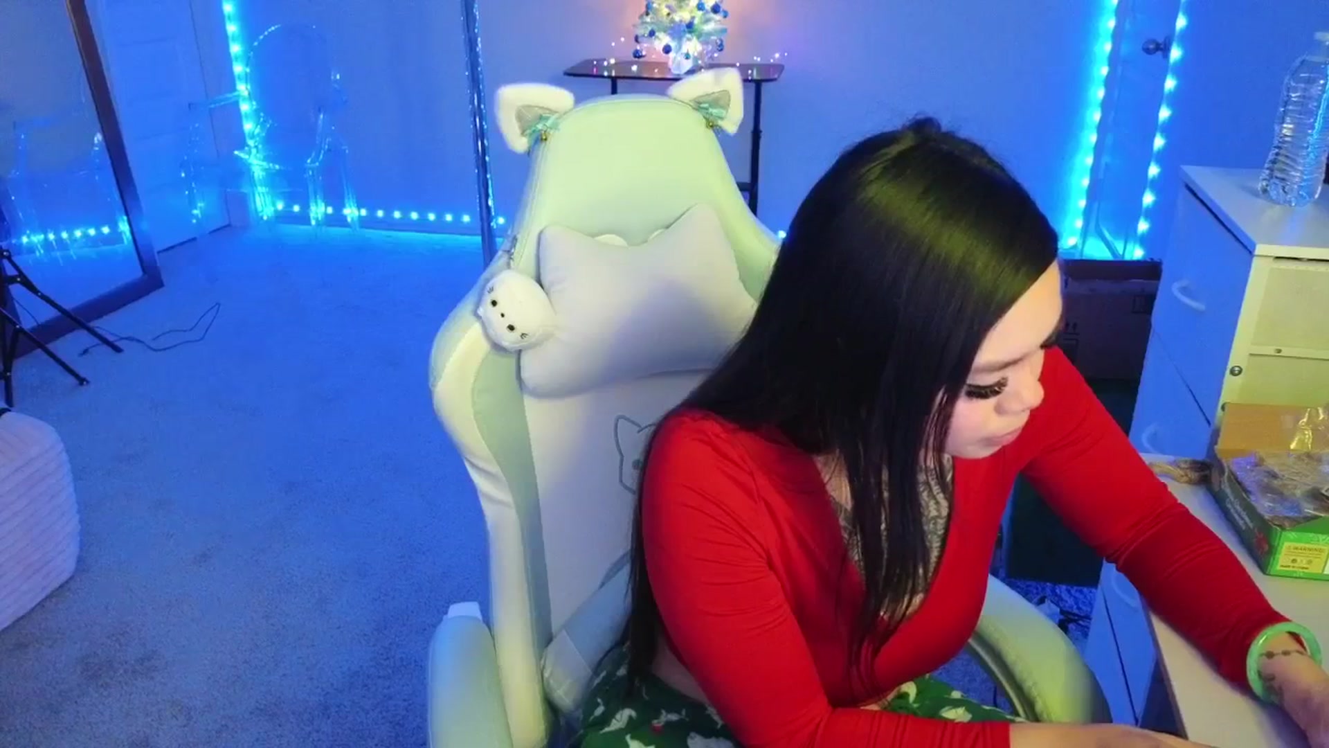Gallery image thumbnail from dolllface's myfreecams stream on, 12/03/2025, 08:46 image 15 of 20