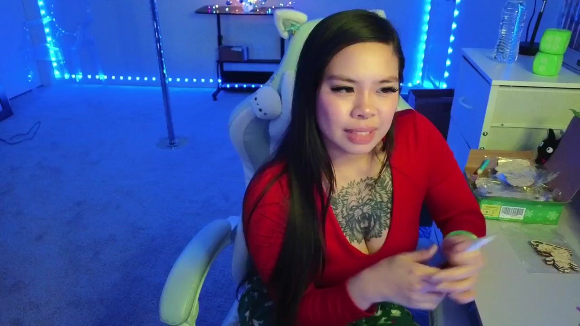 Gallery image thumbnail from dolllface's myfreecams stream on, 12/03/2025, 08:46 image 8 of 20