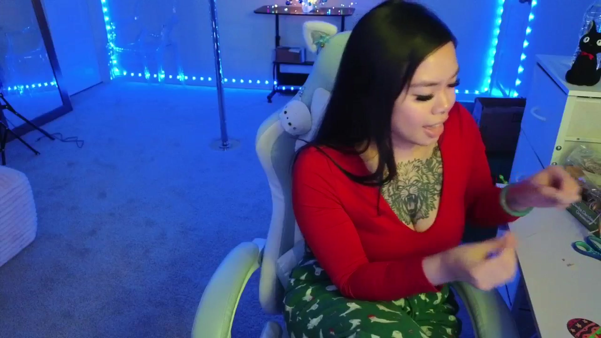 Gallery image thumbnail from dolllface's myfreecams stream on, 12/03/2025, 10:12 image 13 of 20