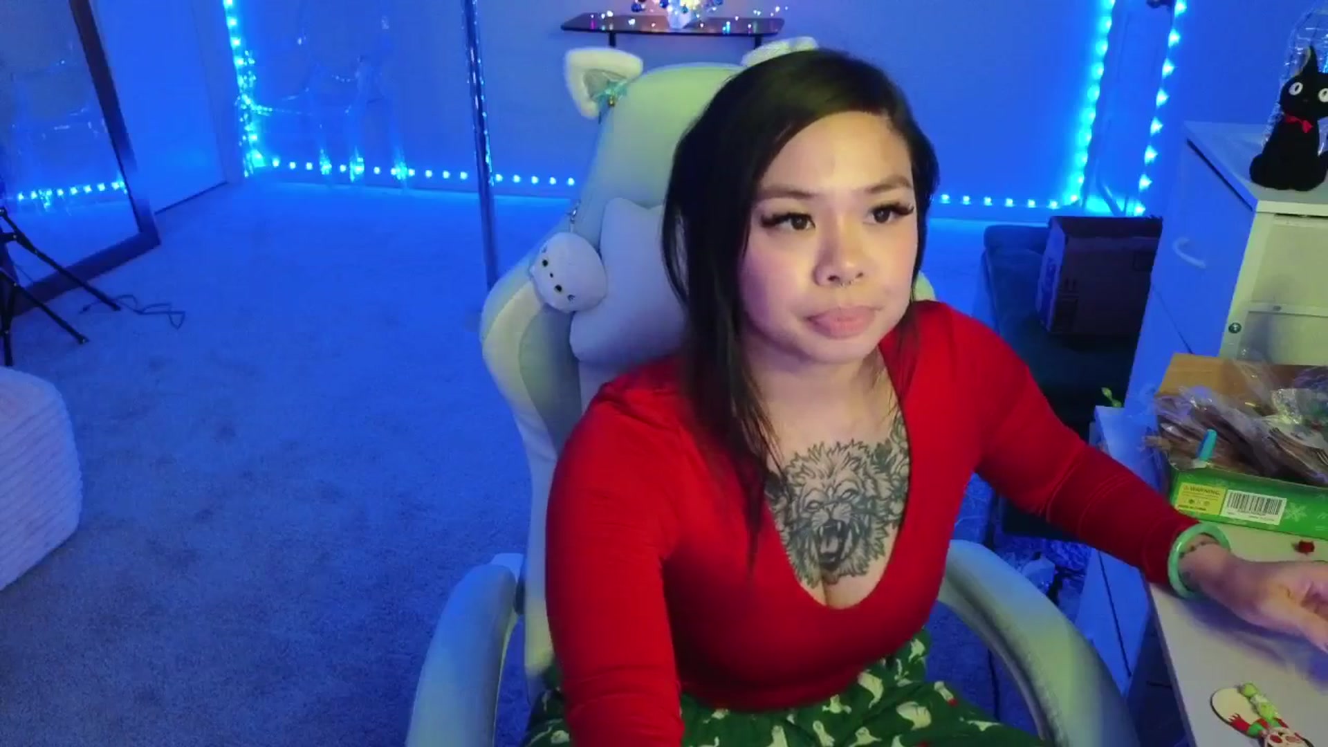 Gallery image thumbnail from dolllface's myfreecams stream on, 12/03/2025, 10:12 image 8 of 20