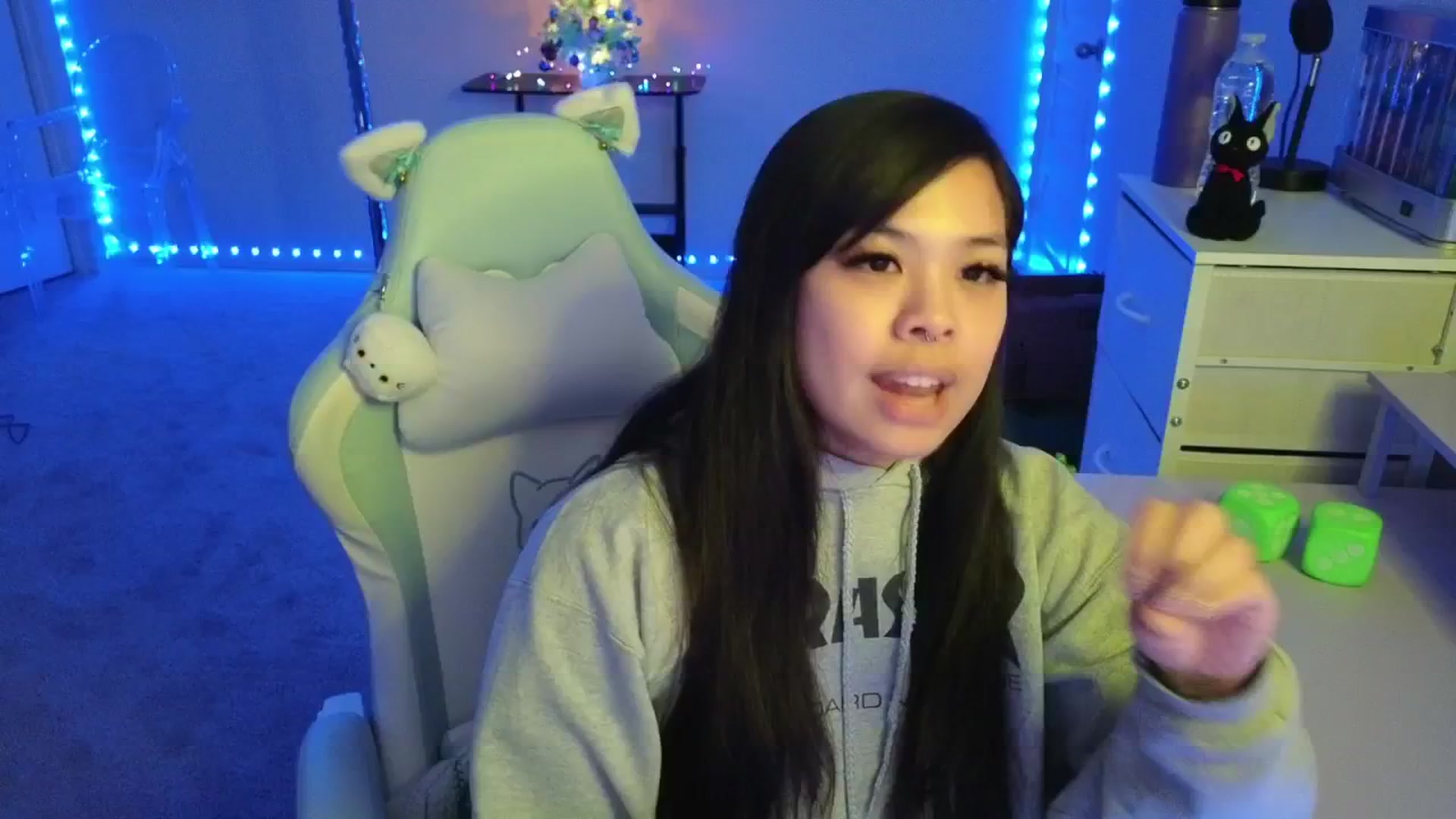 Gallery image thumbnail from dolllface's myfreecams stream on, 12/04/2025, 08:33 image 1 of 20