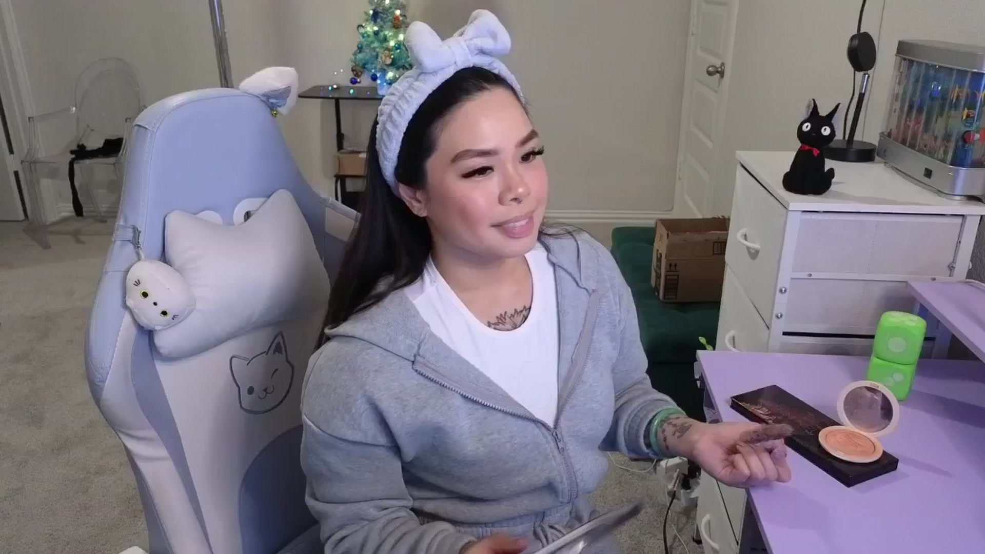 Gallery image thumbnail from dolllface's myfreecams stream on, 12/05/2025, 03:29 image 11 of 20