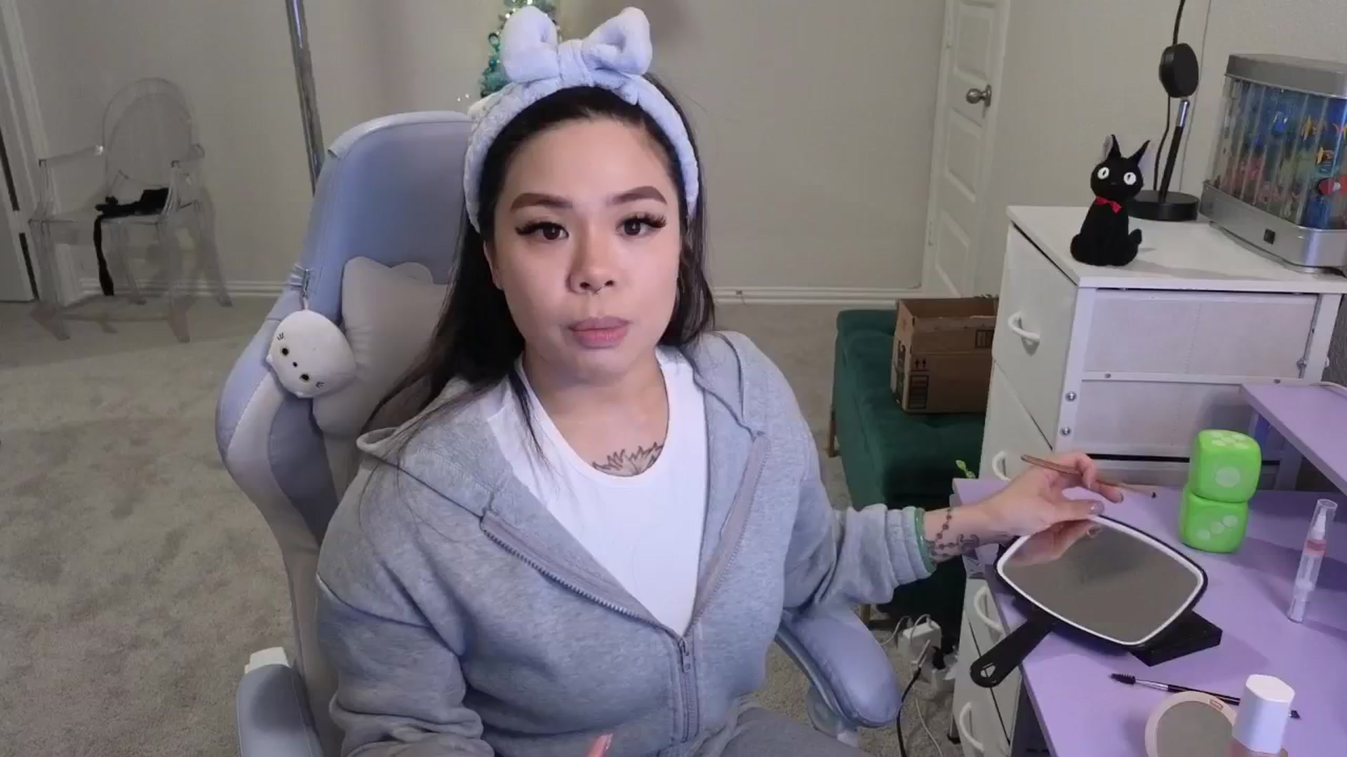 Gallery image thumbnail from dolllface's myfreecams stream on, 12/05/2025, 03:29 image 8 of 20