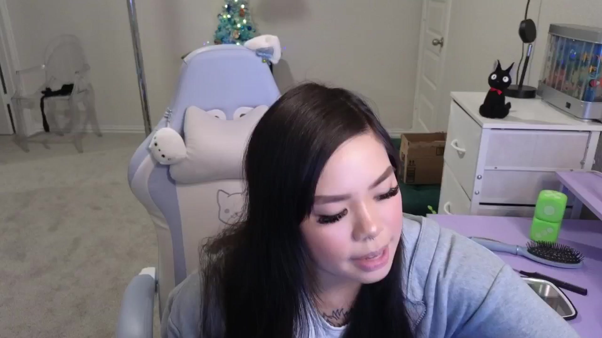Gallery image thumbnail from dolllface's myfreecams stream on, 12/05/2025, 03:29 image 13 of 20