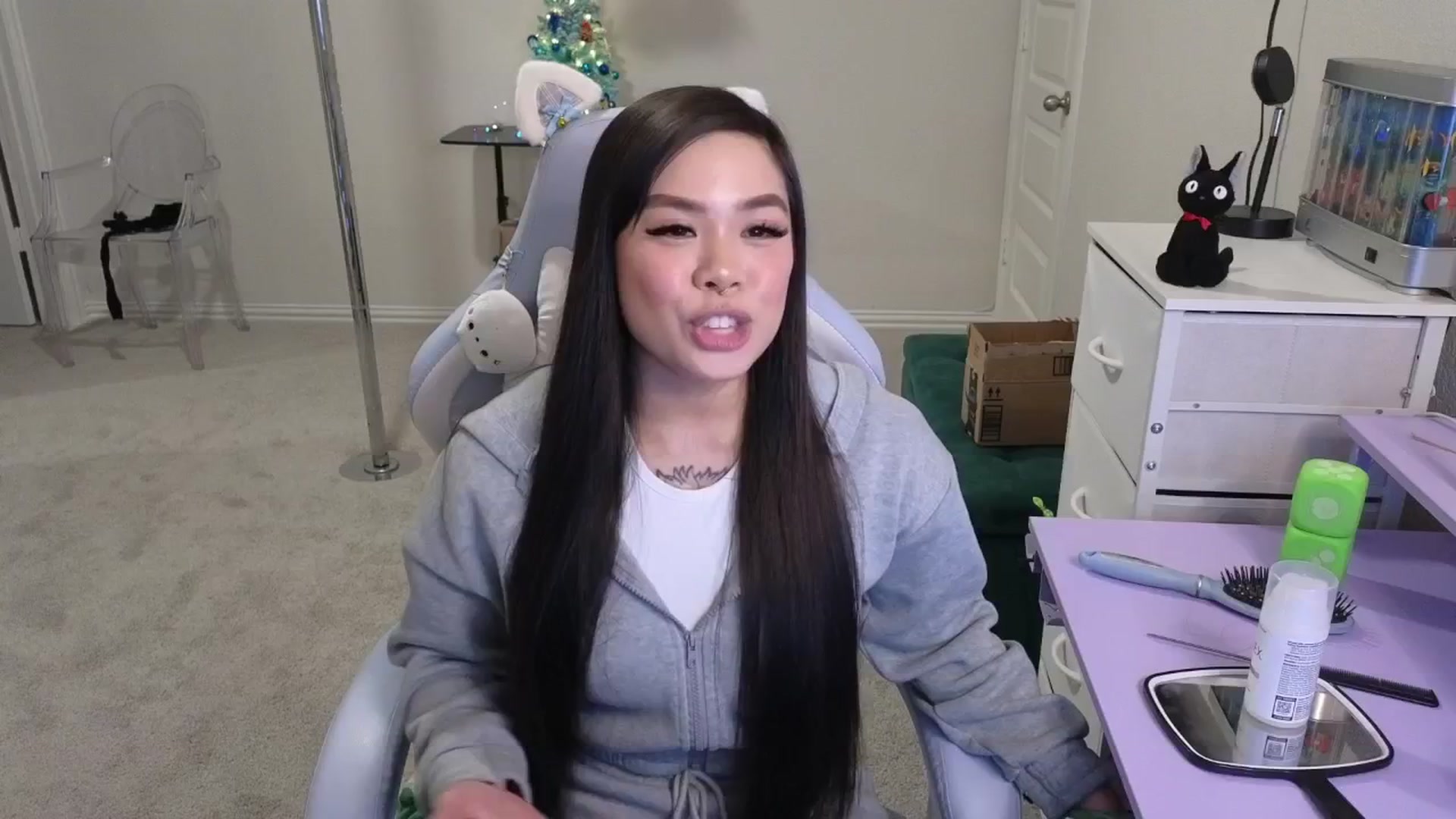 Gallery image thumbnail from dolllface's myfreecams stream on, 12/05/2025, 03:29 image 15 of 20