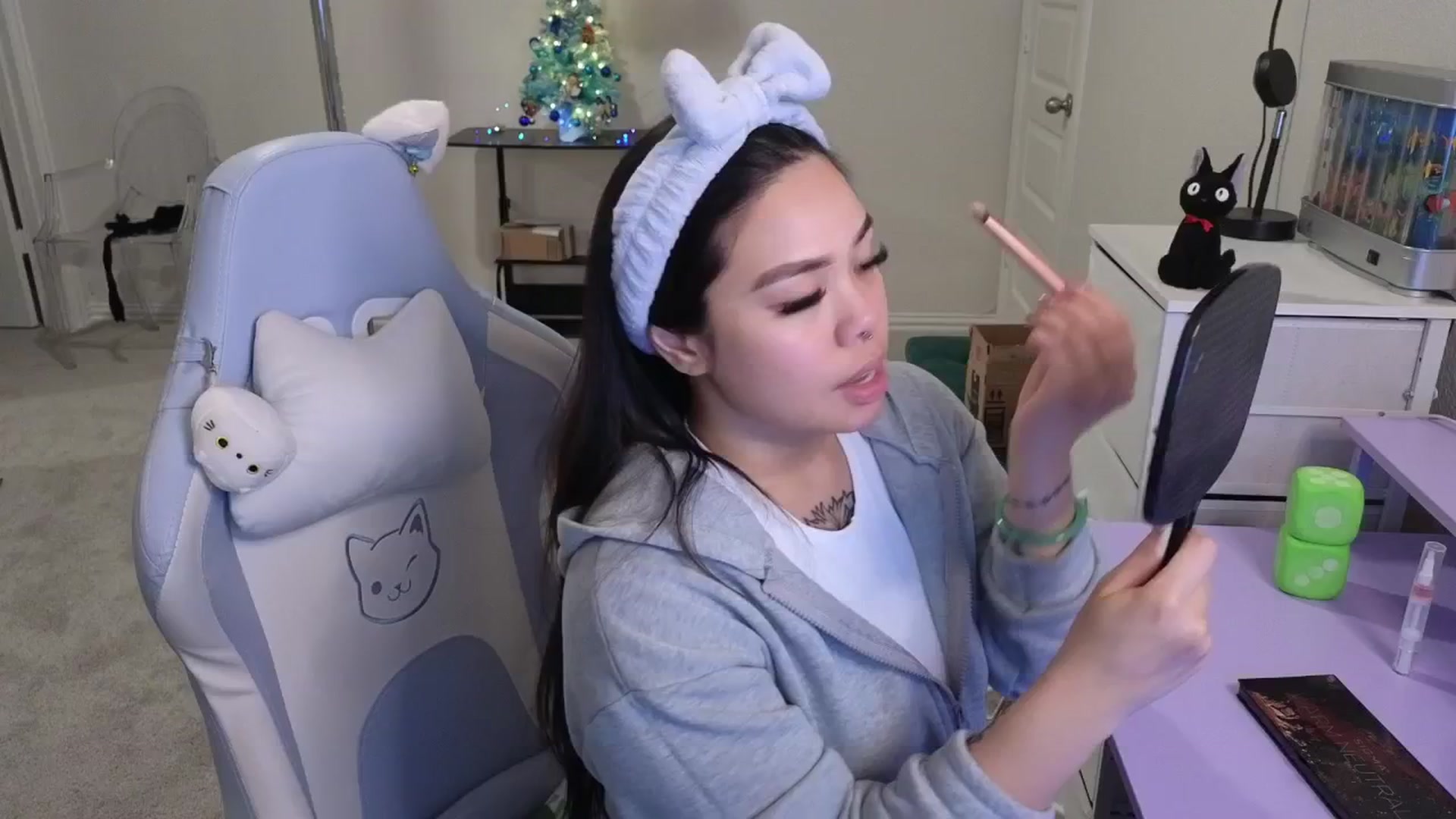 Gallery image thumbnail from dolllface's myfreecams stream on, 12/05/2025, 03:29 image 3 of 20
