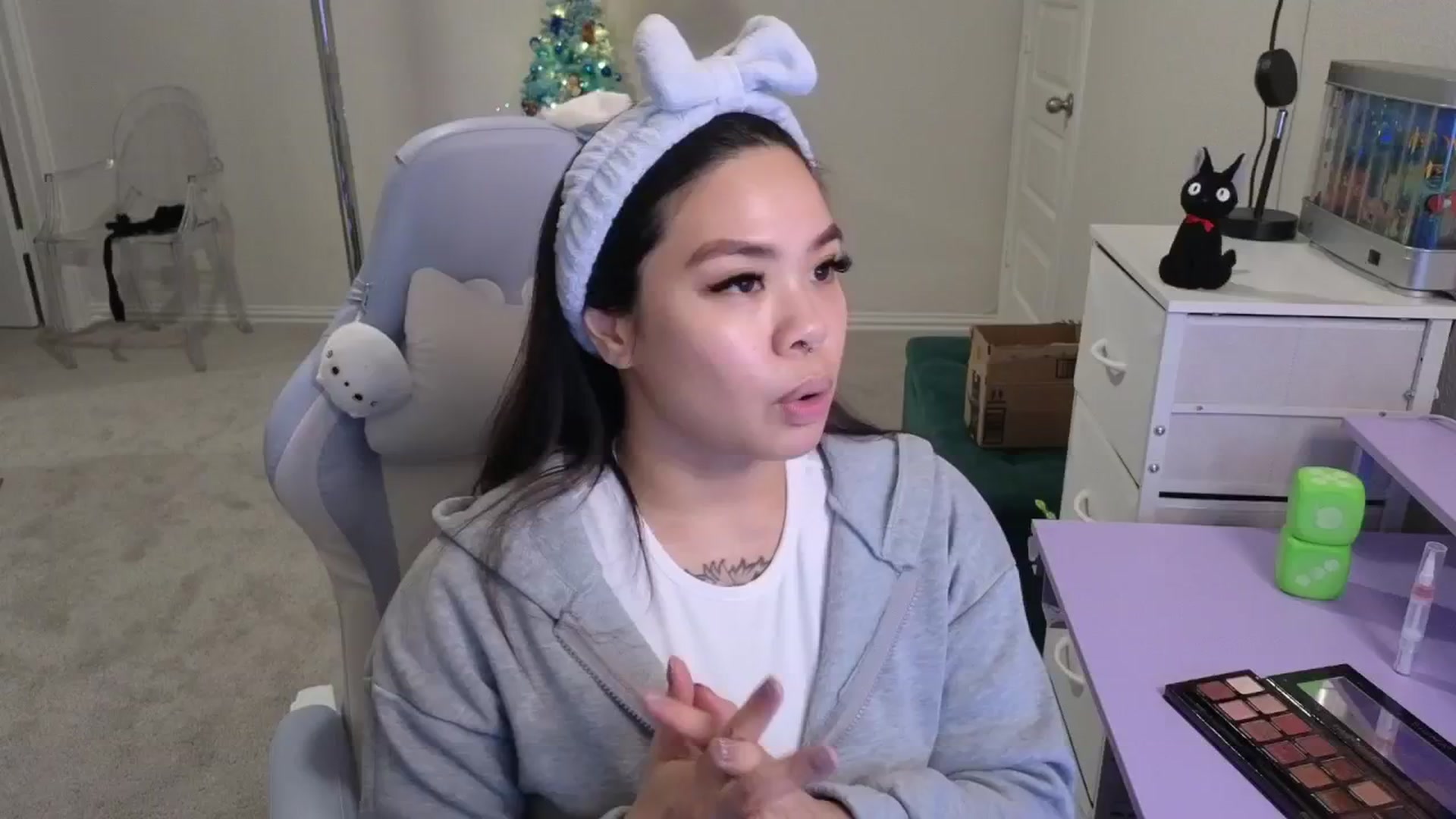 Gallery image thumbnail from dolllface's myfreecams stream on, 12/05/2025, 03:29 image 1 of 20