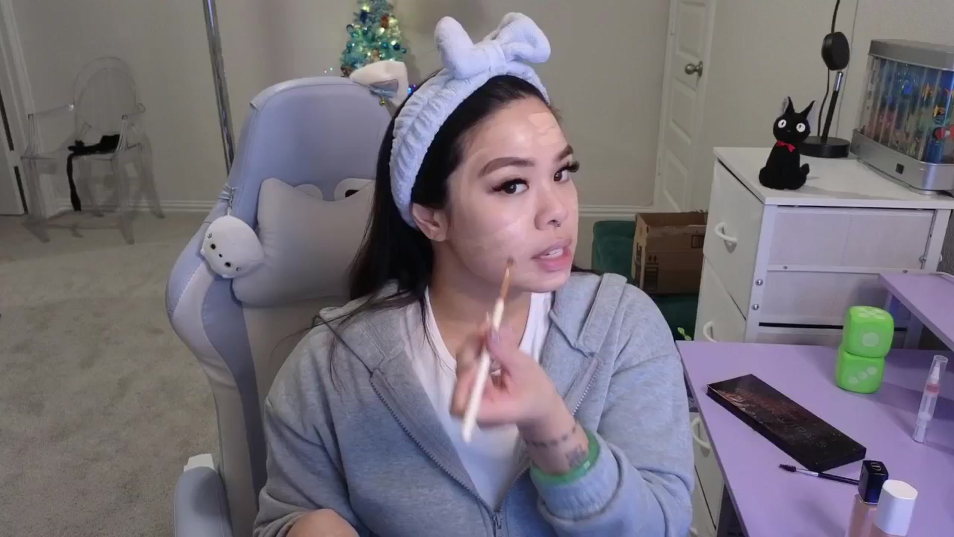 Gallery image thumbnail from dolllface's myfreecams stream on, 12/05/2025, 03:29 image 5 of 20