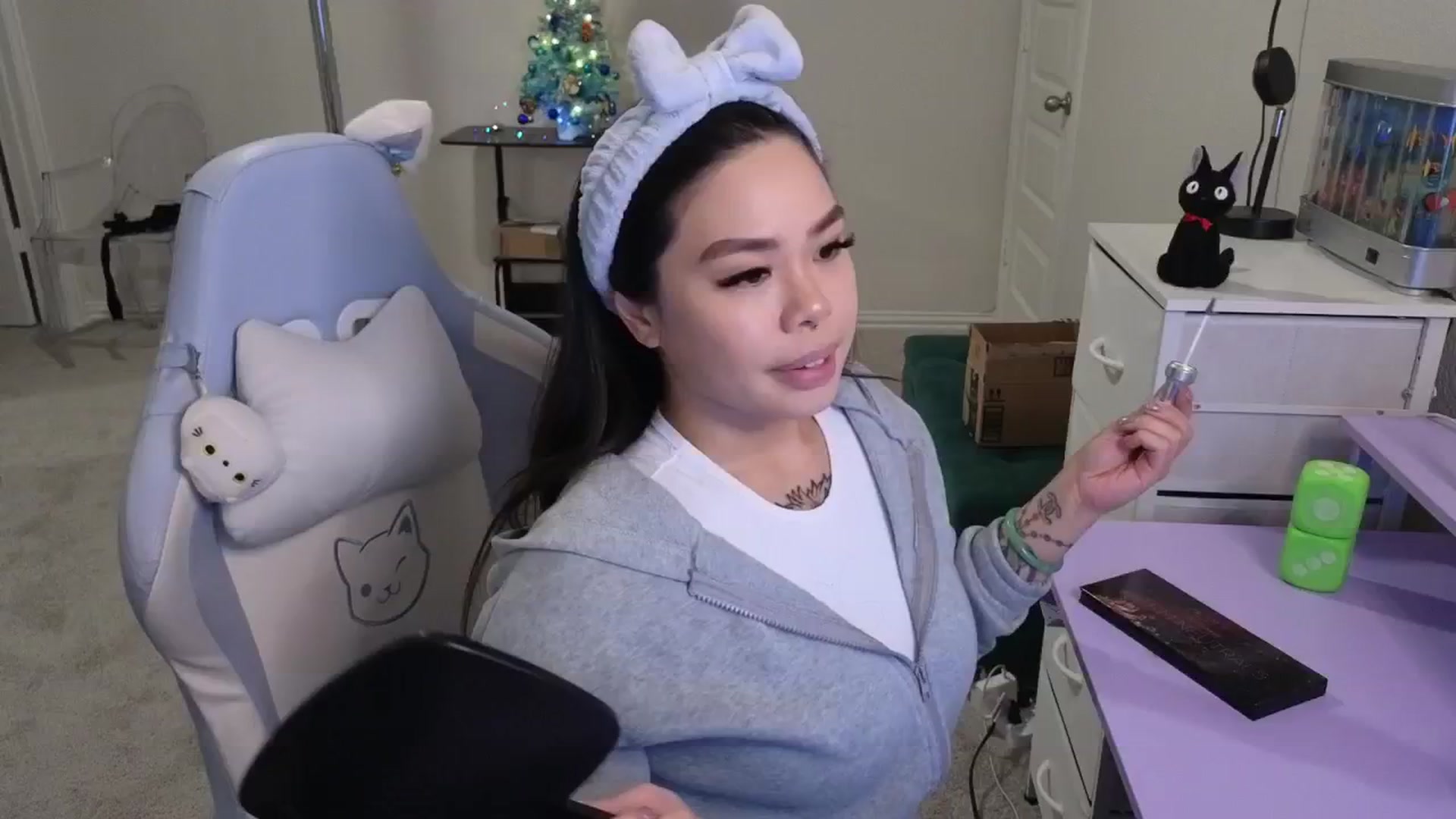 Gallery image thumbnail from dolllface's myfreecams stream on, 12/05/2025, 03:29 image 9 of 20