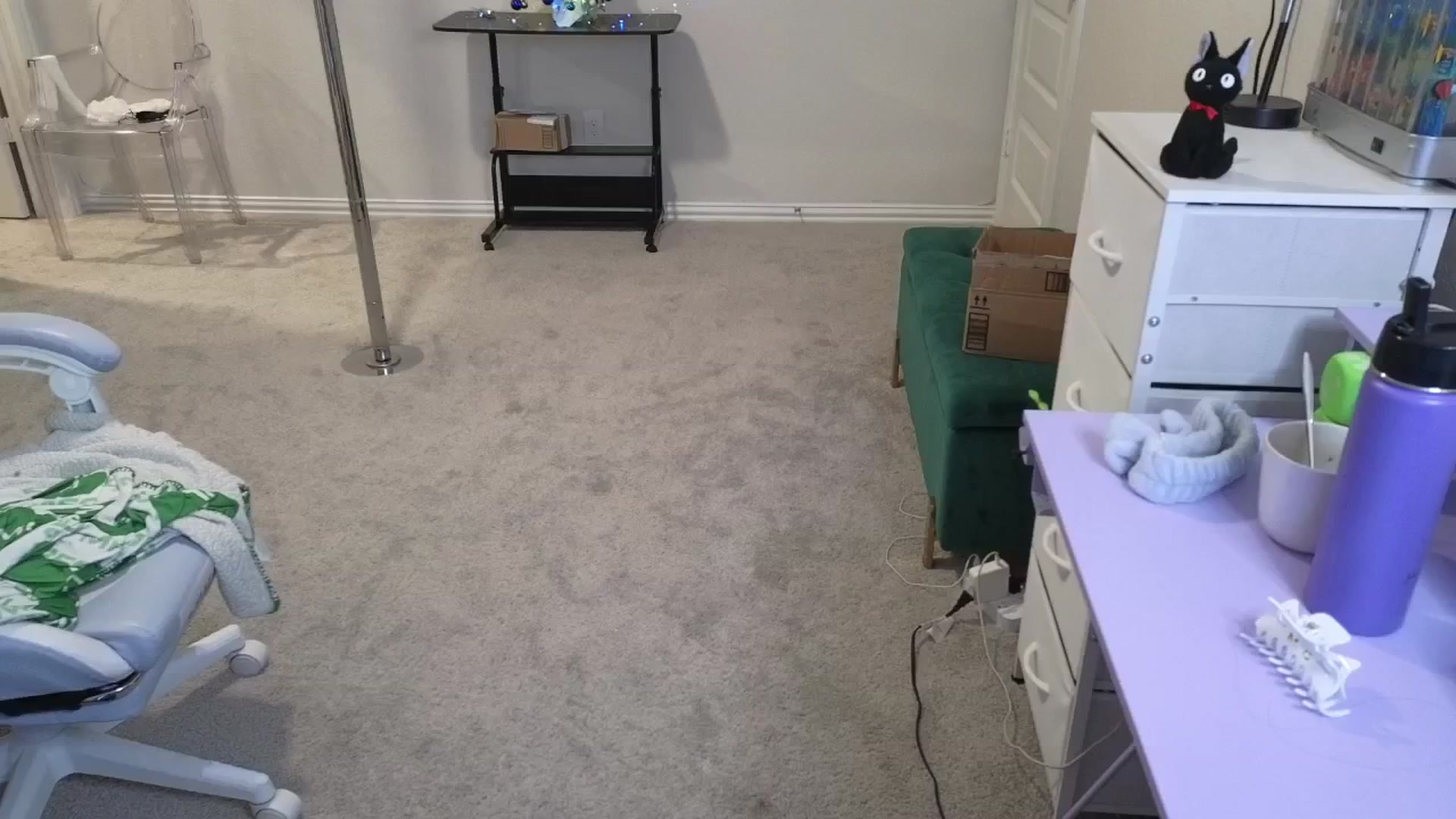 Gallery image thumbnail from dolllface's myfreecams stream on, 12/07/2025, 03:17 image 14 of 20